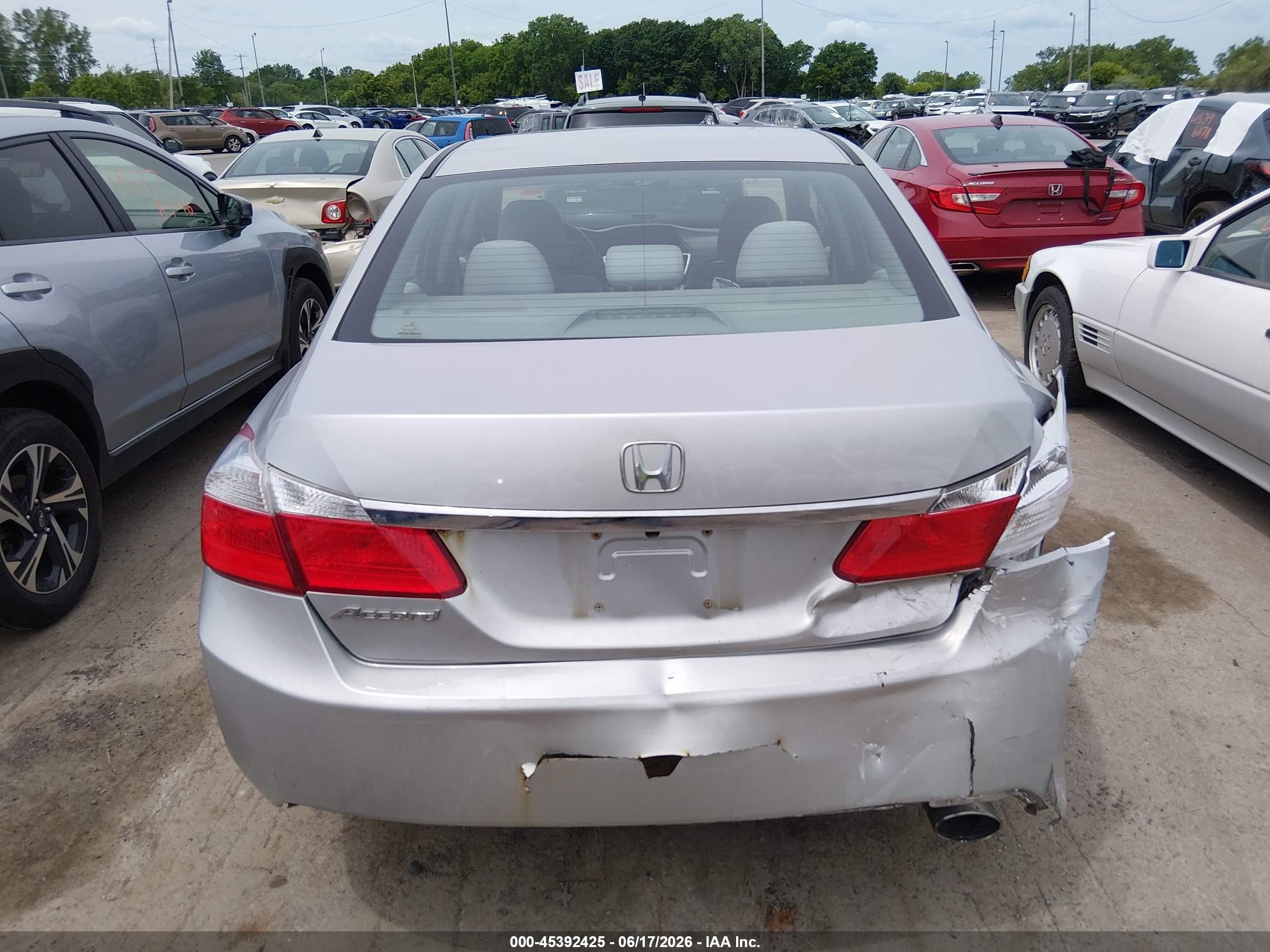 2013 Honda Accord Lx Silver vin: 1HGCR2F33DA026822