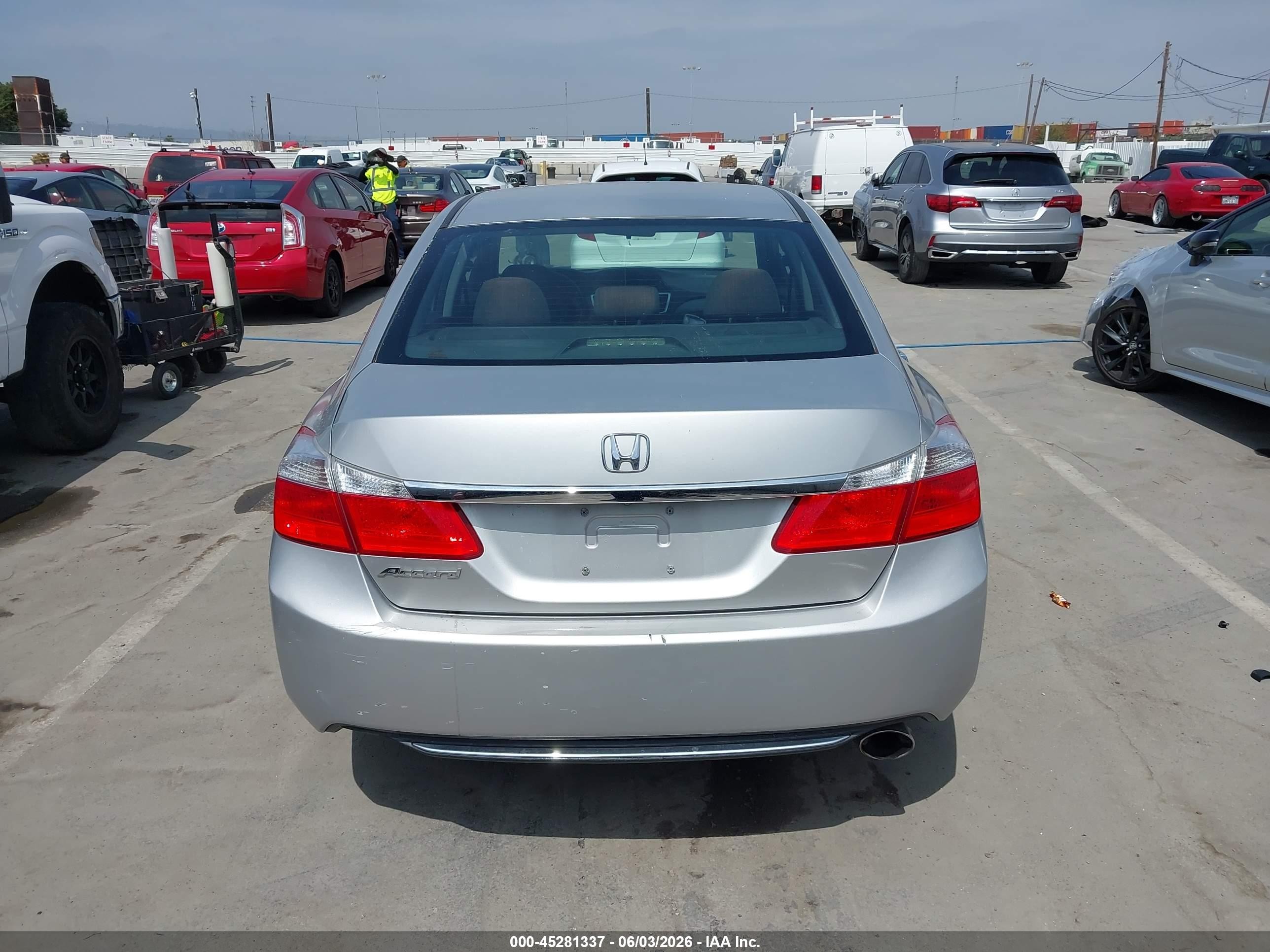 2013 Honda Accord Lx Silver vin: 1HGCR2F33DA037898