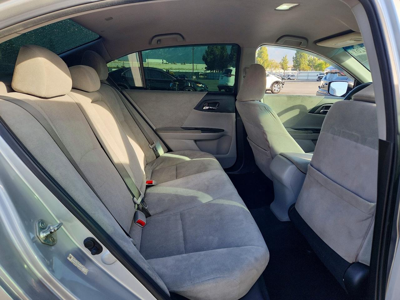 2013 Honda Accord Lx Silver vin: 1HGCR2F33DA053115