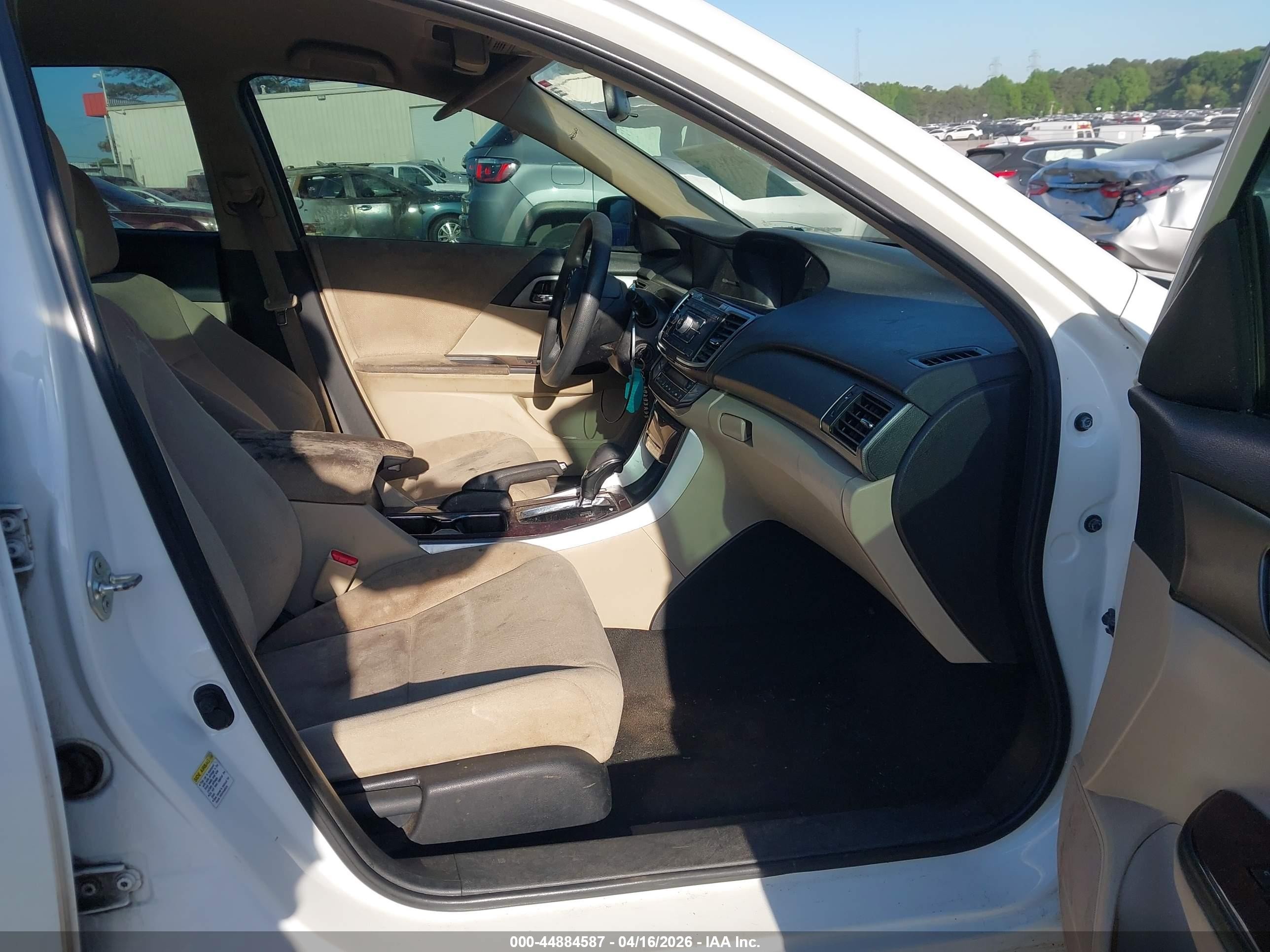 2013 Honda Accord Lx White vin: 1HGCR2F33DA076068