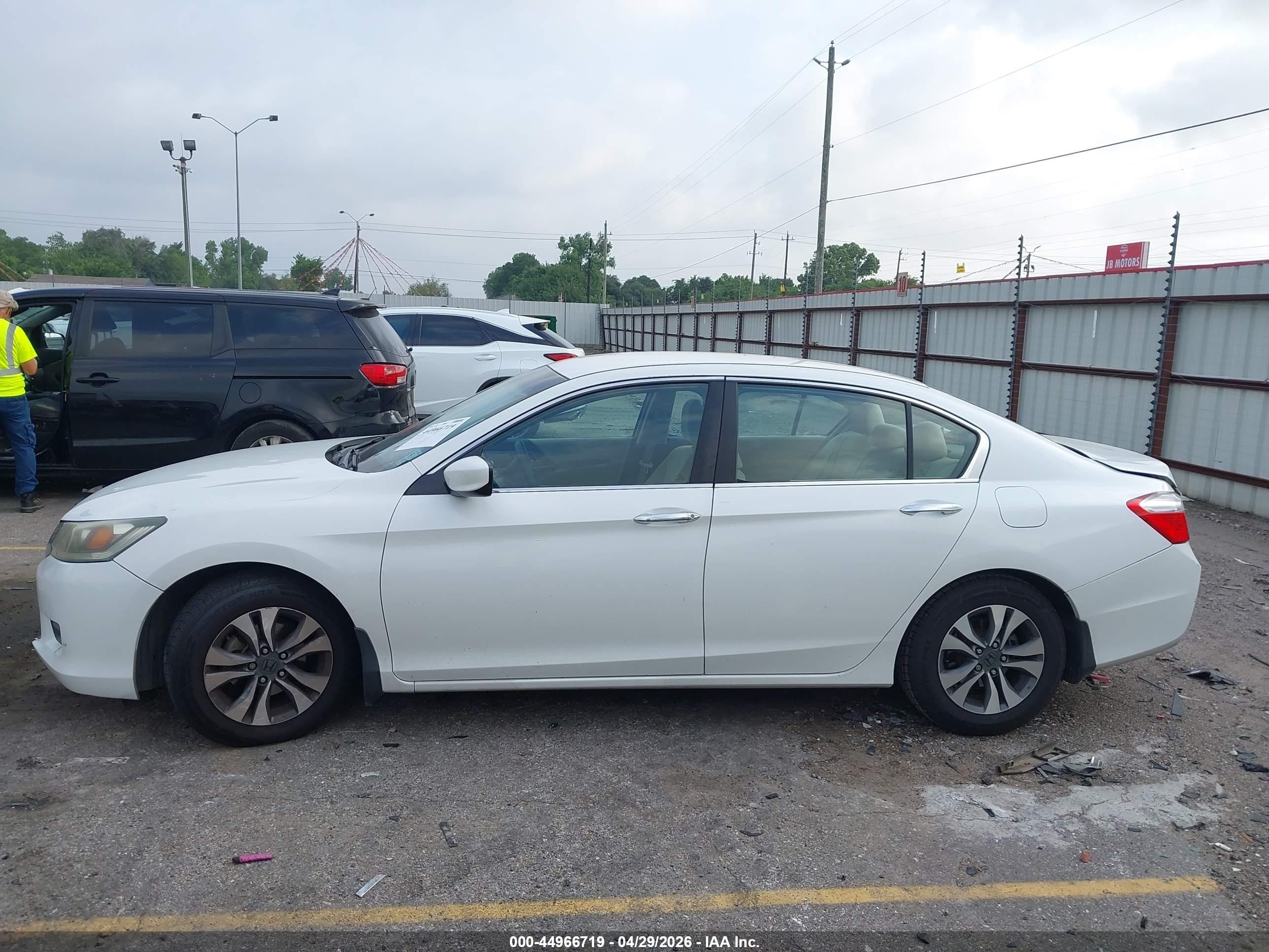 2013 Honda Accord Lx White vin: 1HGCR2F33DA097955