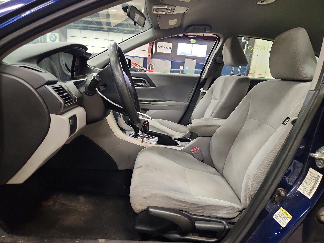 2013 Honda Accord Lx Blue vin: 1HGCR2F33DA143137