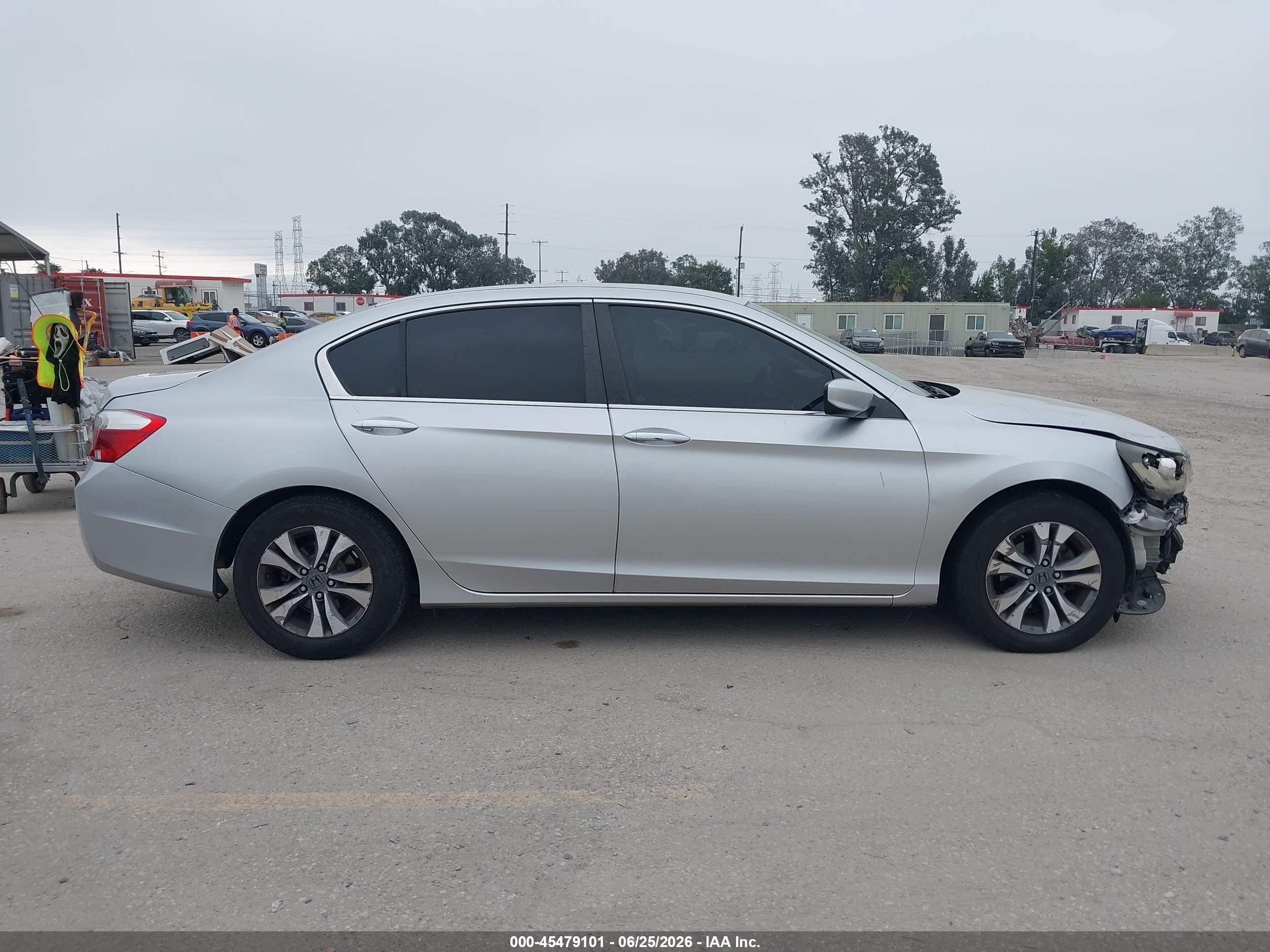 2013 Honda Accord Lx Silver vin: 1HGCR2F33DA167714