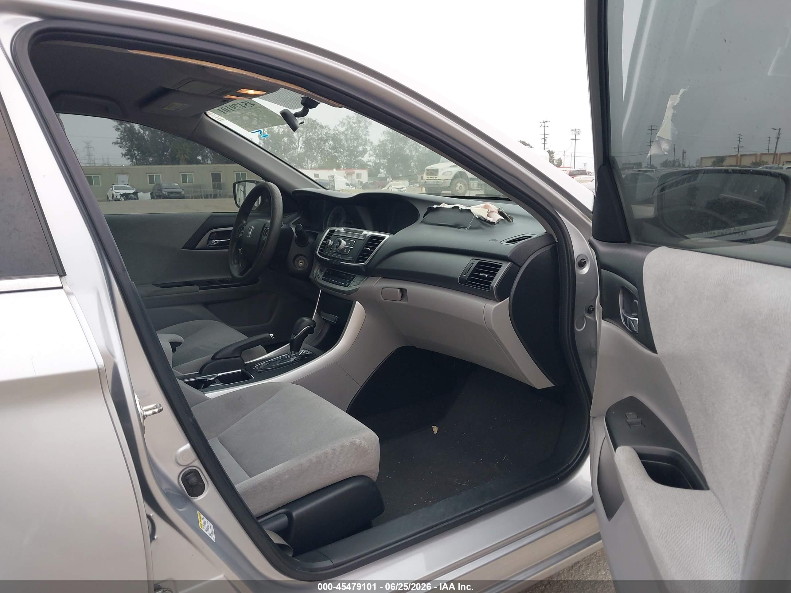 2013 Honda Accord Lx Silver vin: 1HGCR2F33DA167714