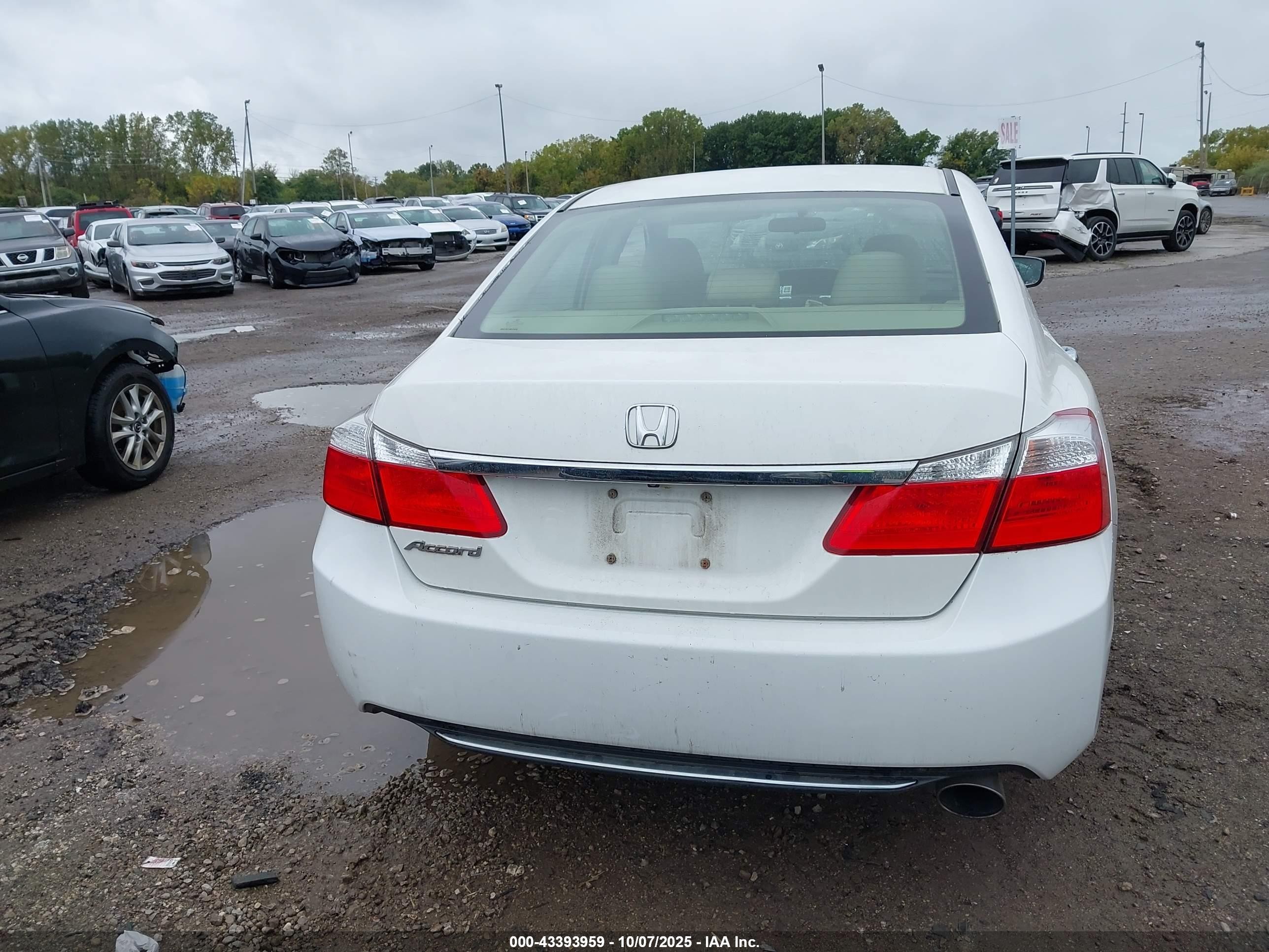 2014 Honda Accord Lx White vin: 1HGCR2F33EA095740