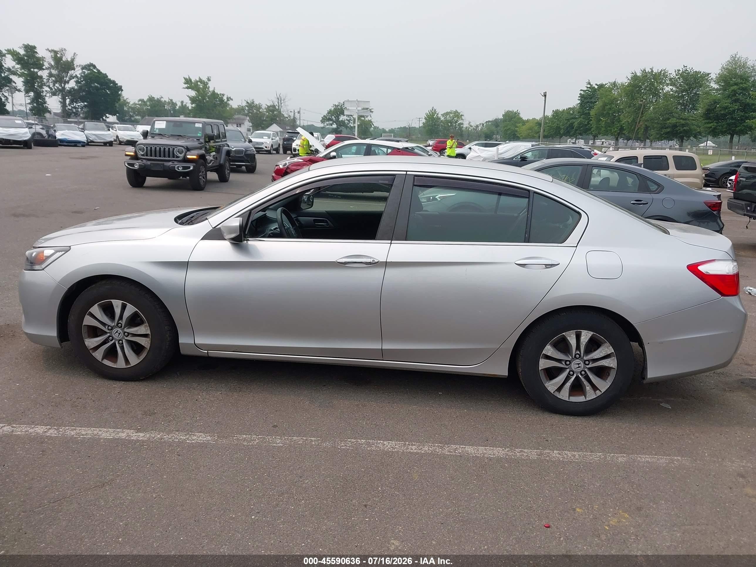 2014 Honda Accord Lx Silver vin: 1HGCR2F33EA304474