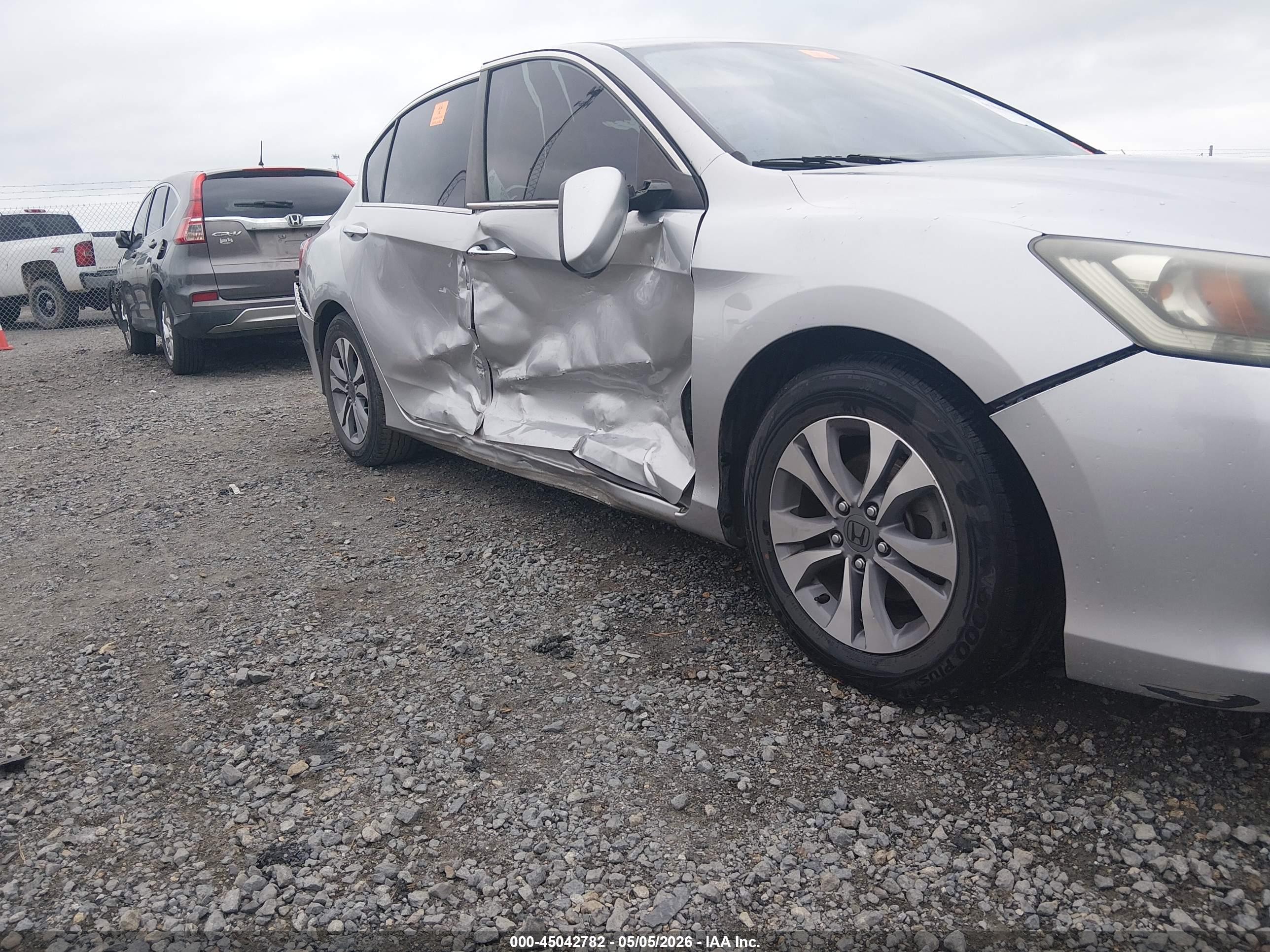 2014 Honda Accord Lx Silver vin: 1HGCR2F33EA305446