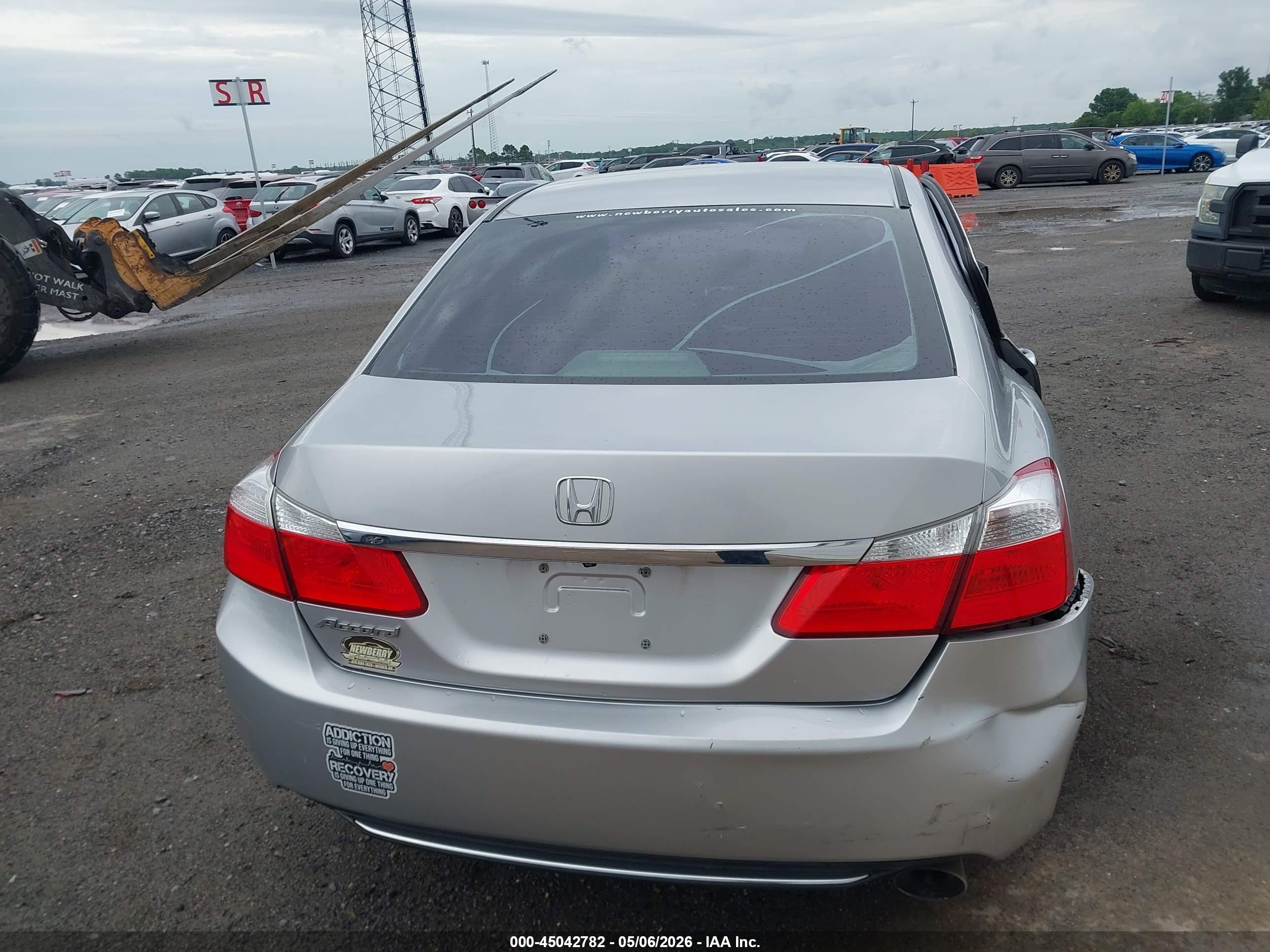 2014 Honda Accord Lx Silver vin: 1HGCR2F33EA305446