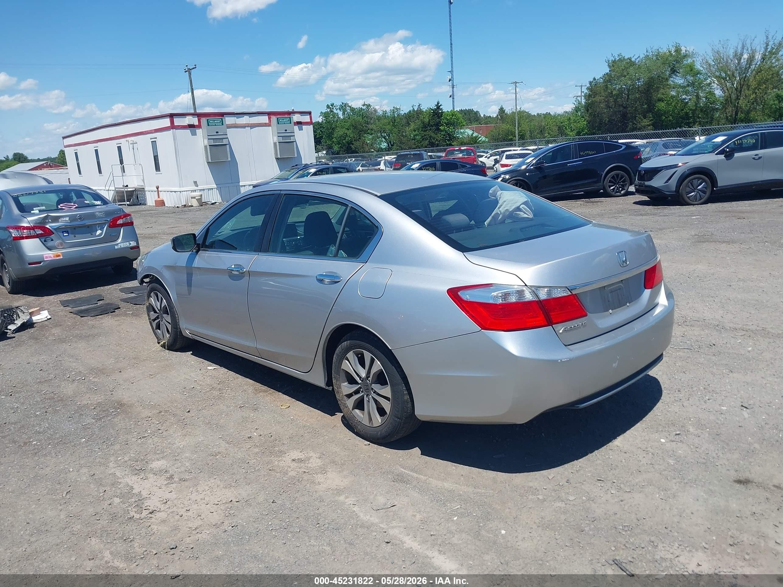 2015 Honda Accord Lx Silver vin: 1HGCR2F33FA106608