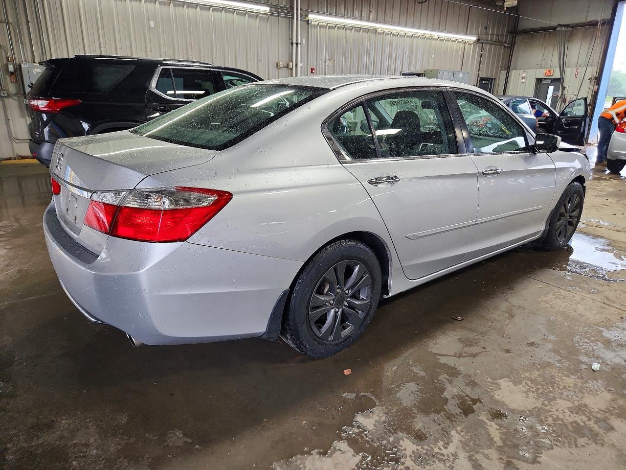 2015 Honda Accord Lx Silver vin: 1HGCR2F33FA106690