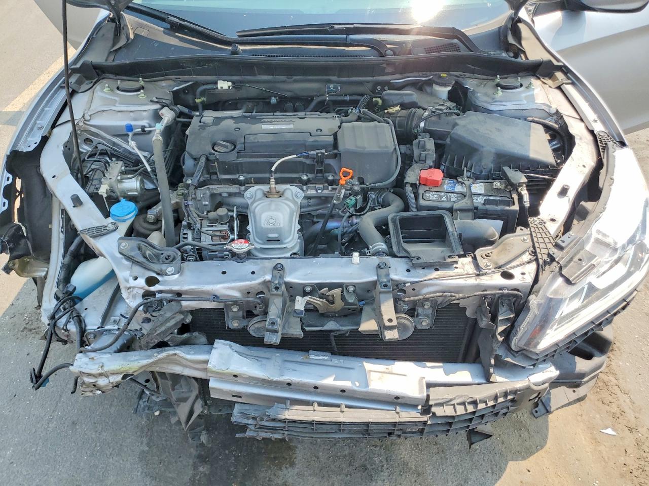 2016 Honda Accord Silver vin: 1HGCR2F33GA059419