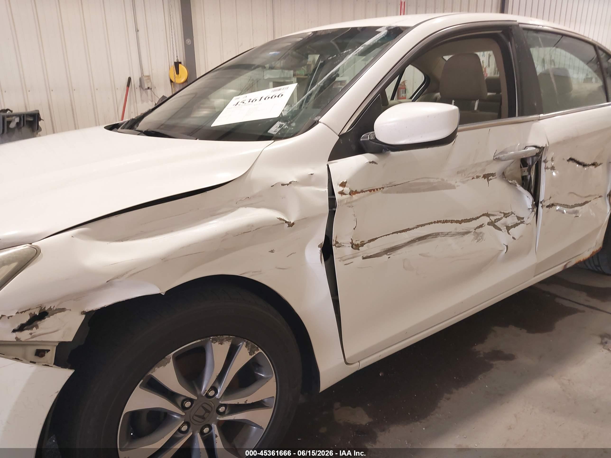 2013 Honda Accord Lx Белый vin: 1HGCR2F34DA163400