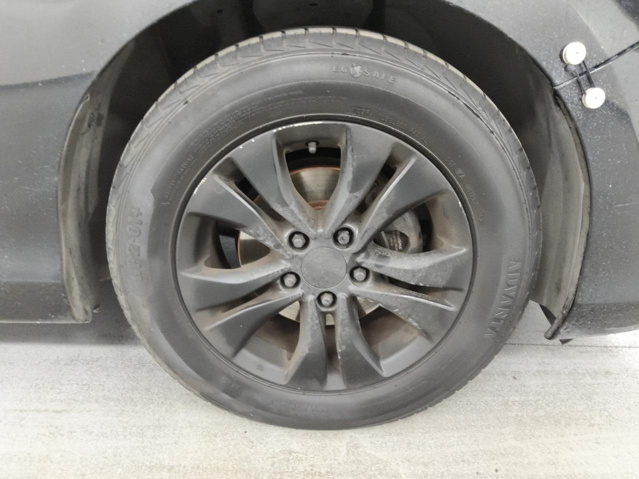 2013 Honda Accord Lx Черный vin: 1HGCR2F34DA243148 Damage: Right Front Wheel, Curb Rash, 11 To 12 Inches
