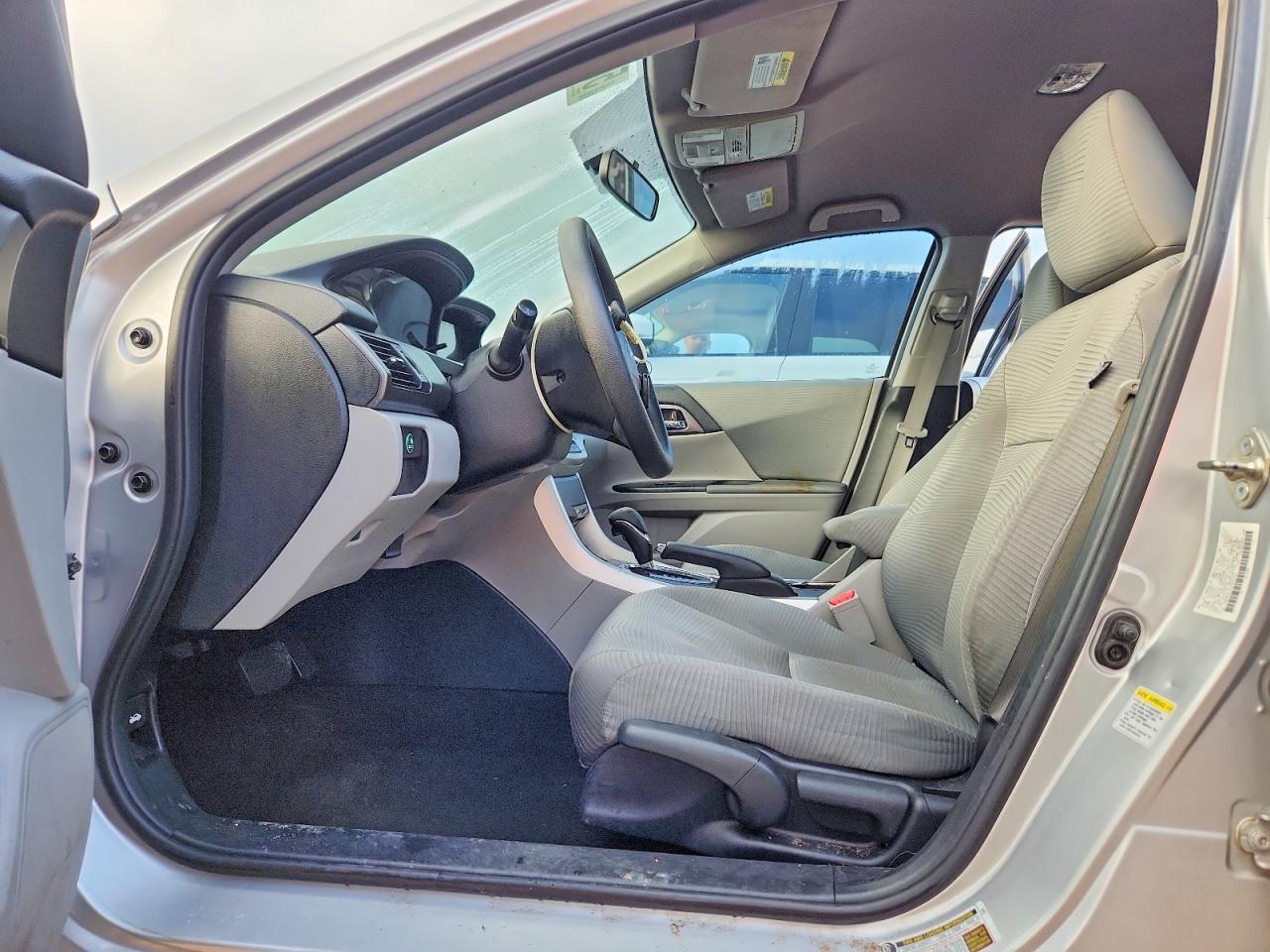 2015 Honda Accord Lx Silver vin: 1HGCR2F34FA027951