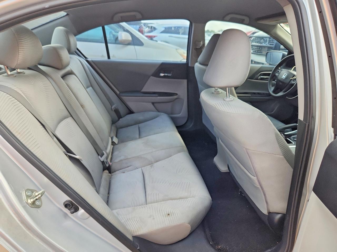 2015 Honda Accord Lx Silver vin: 1HGCR2F34FA027951