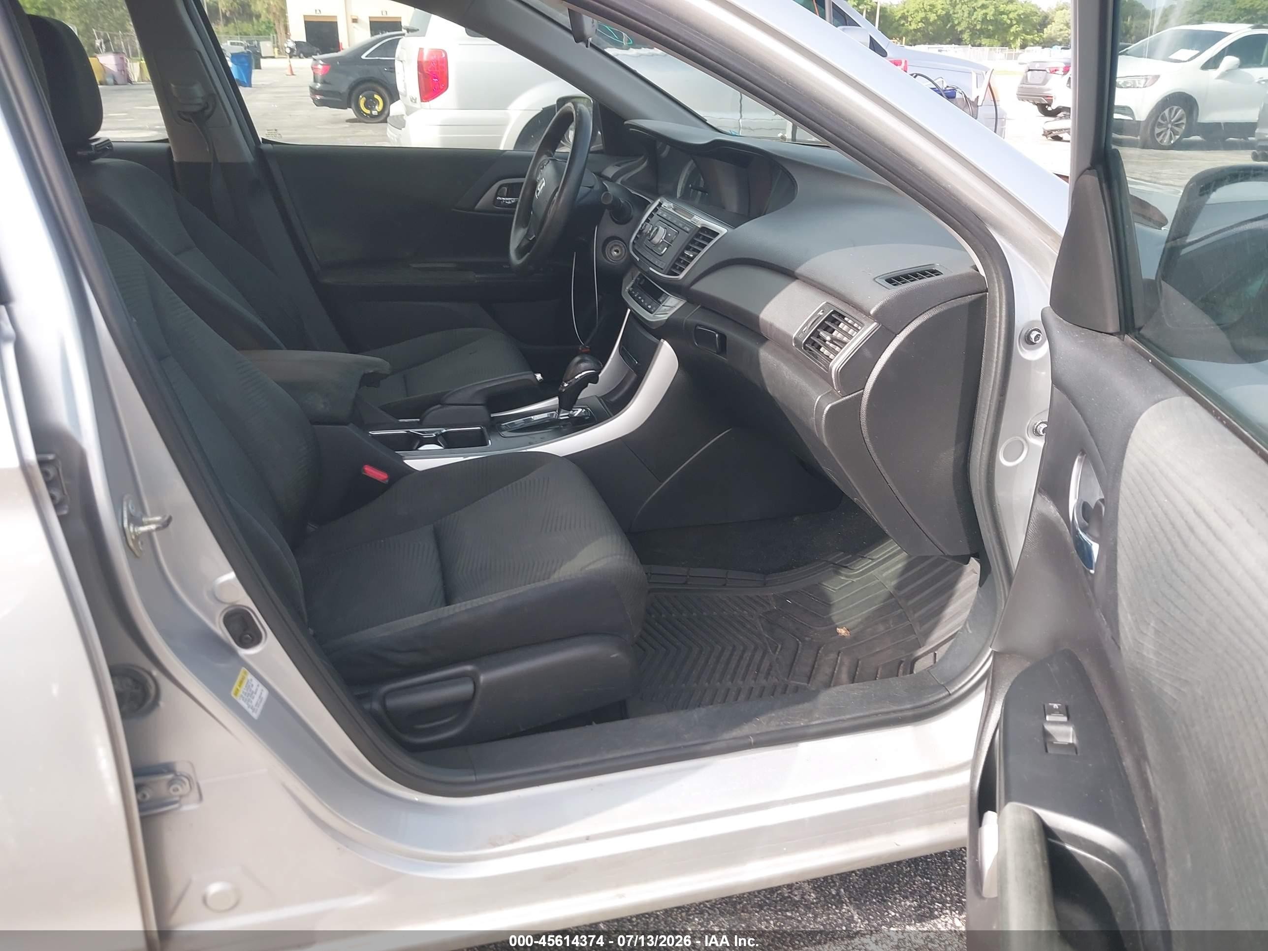 2015 Honda Accord Lx Silver vin: 1HGCR2F34FA115656