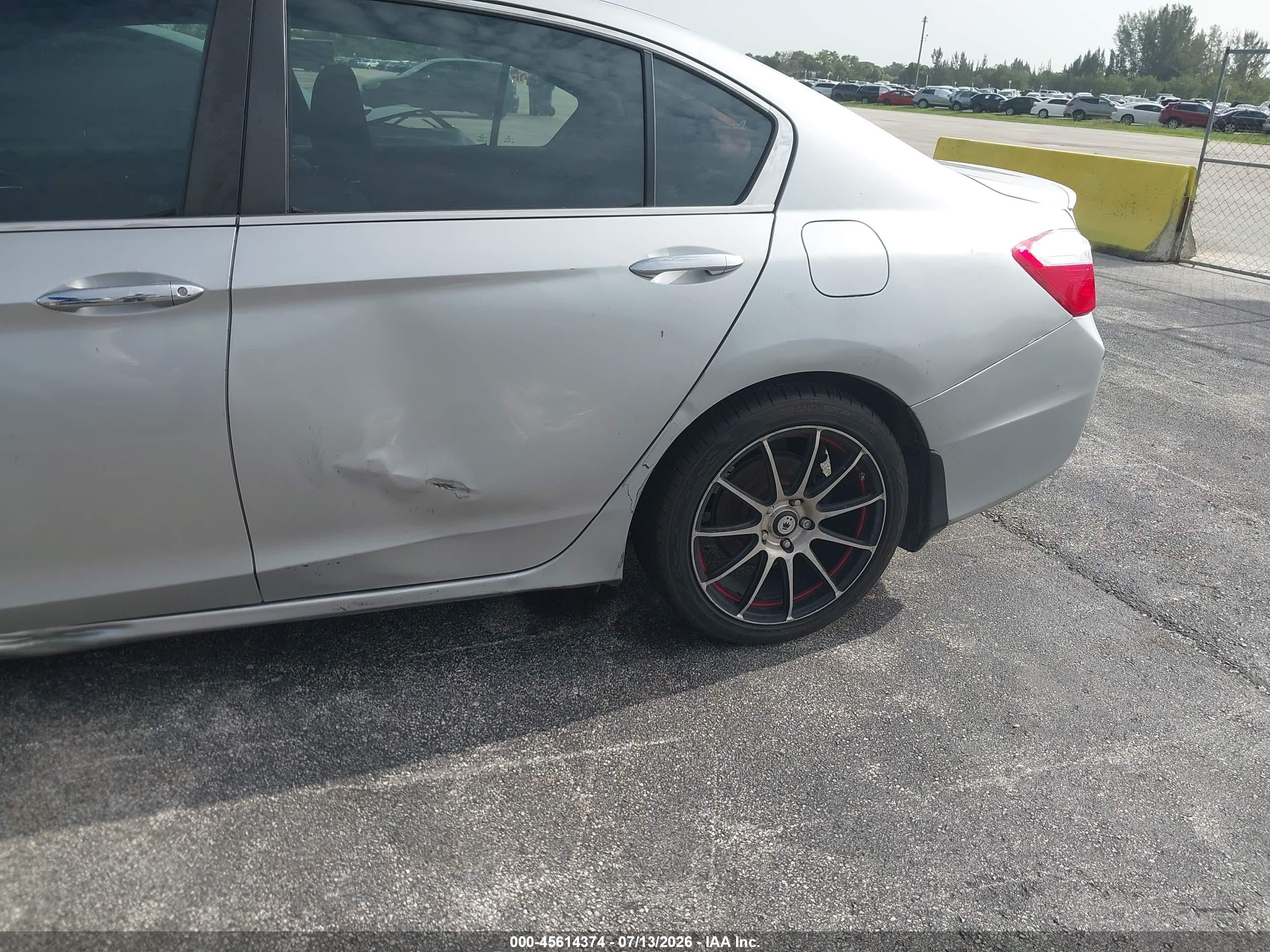 2015 Honda Accord Lx Silver vin: 1HGCR2F34FA115656