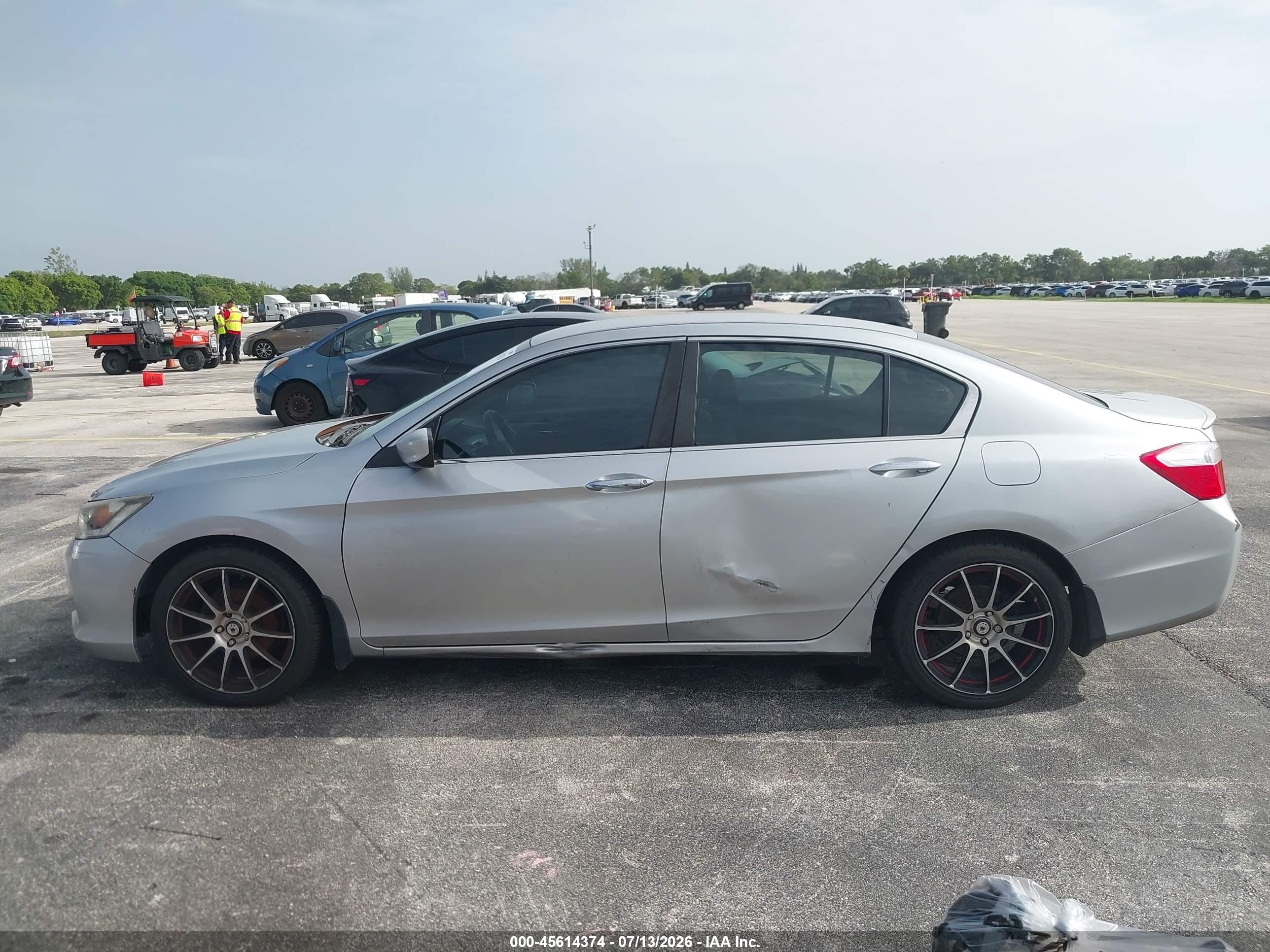 2015 Honda Accord Lx Silver vin: 1HGCR2F34FA115656