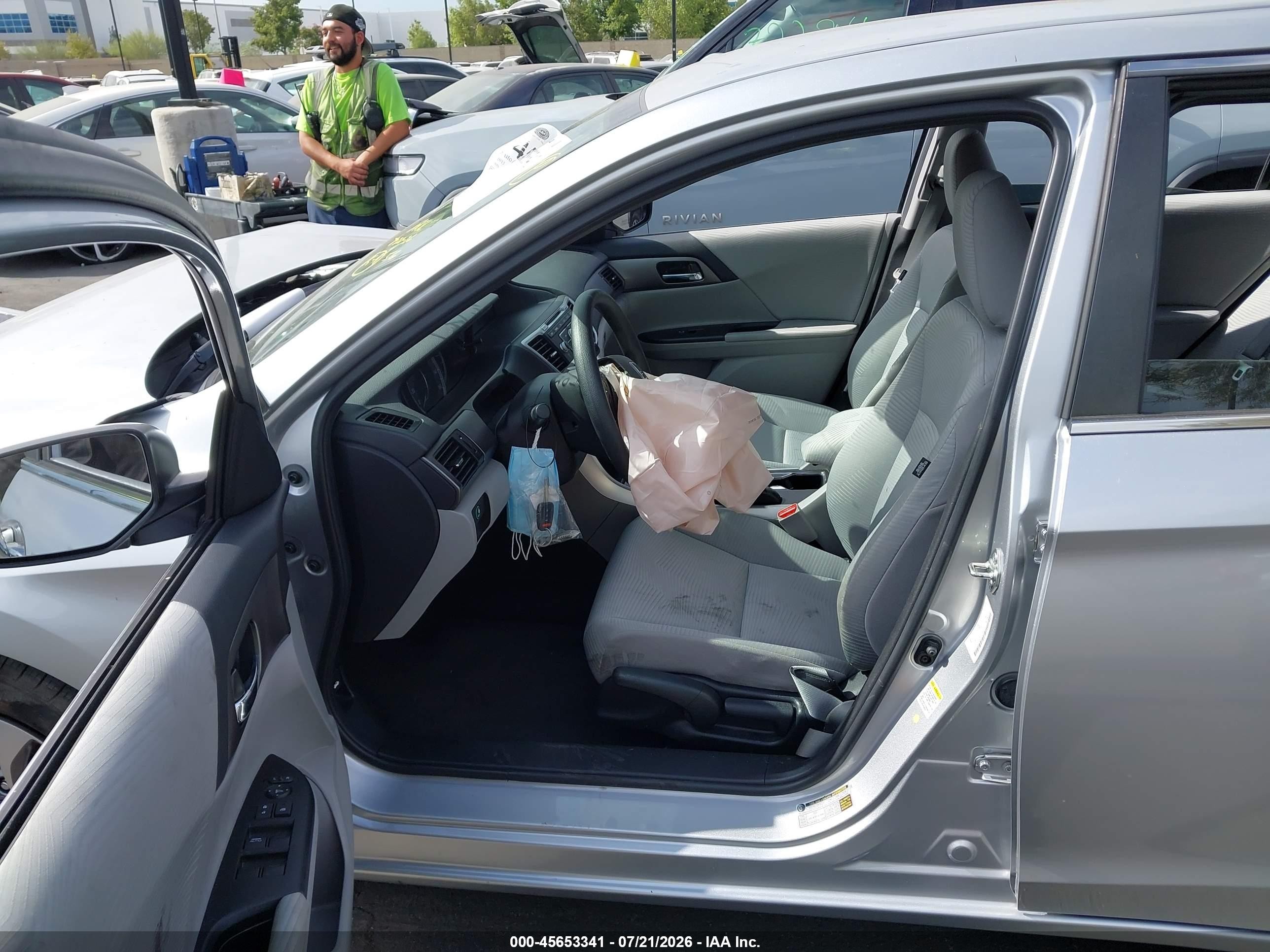 2015 Honda Accord Lx Silver vin: 1HGCR2F34FA119495