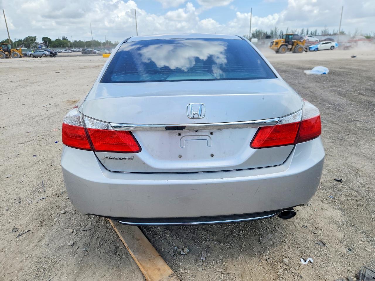 2013 Honda Accord Lx Silver vin: 1HGCR2F35DA031214