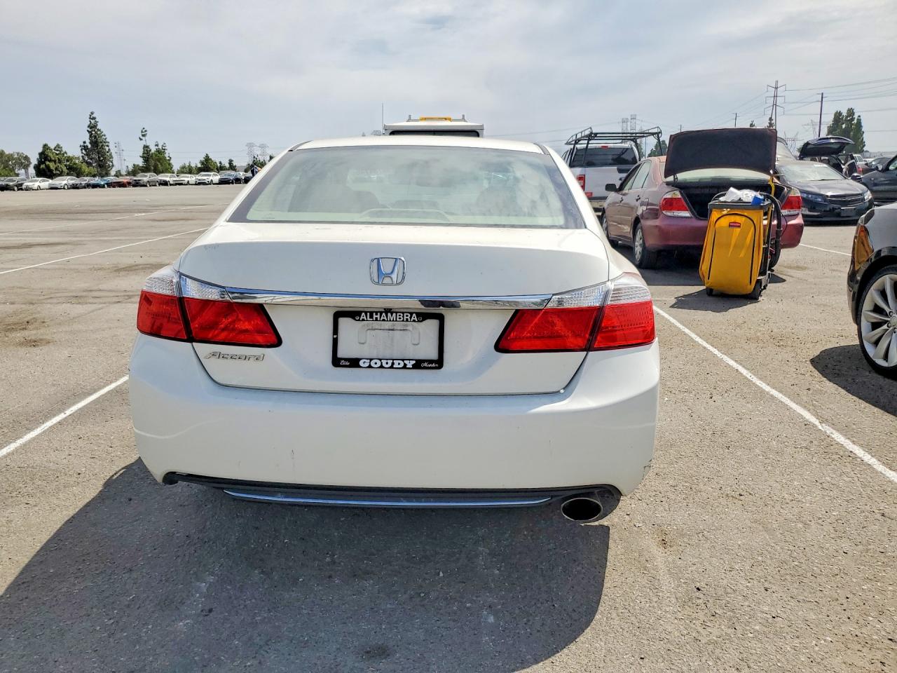 2013 Honda Accord Lx Белый vin: 1HGCR2F35DA127487