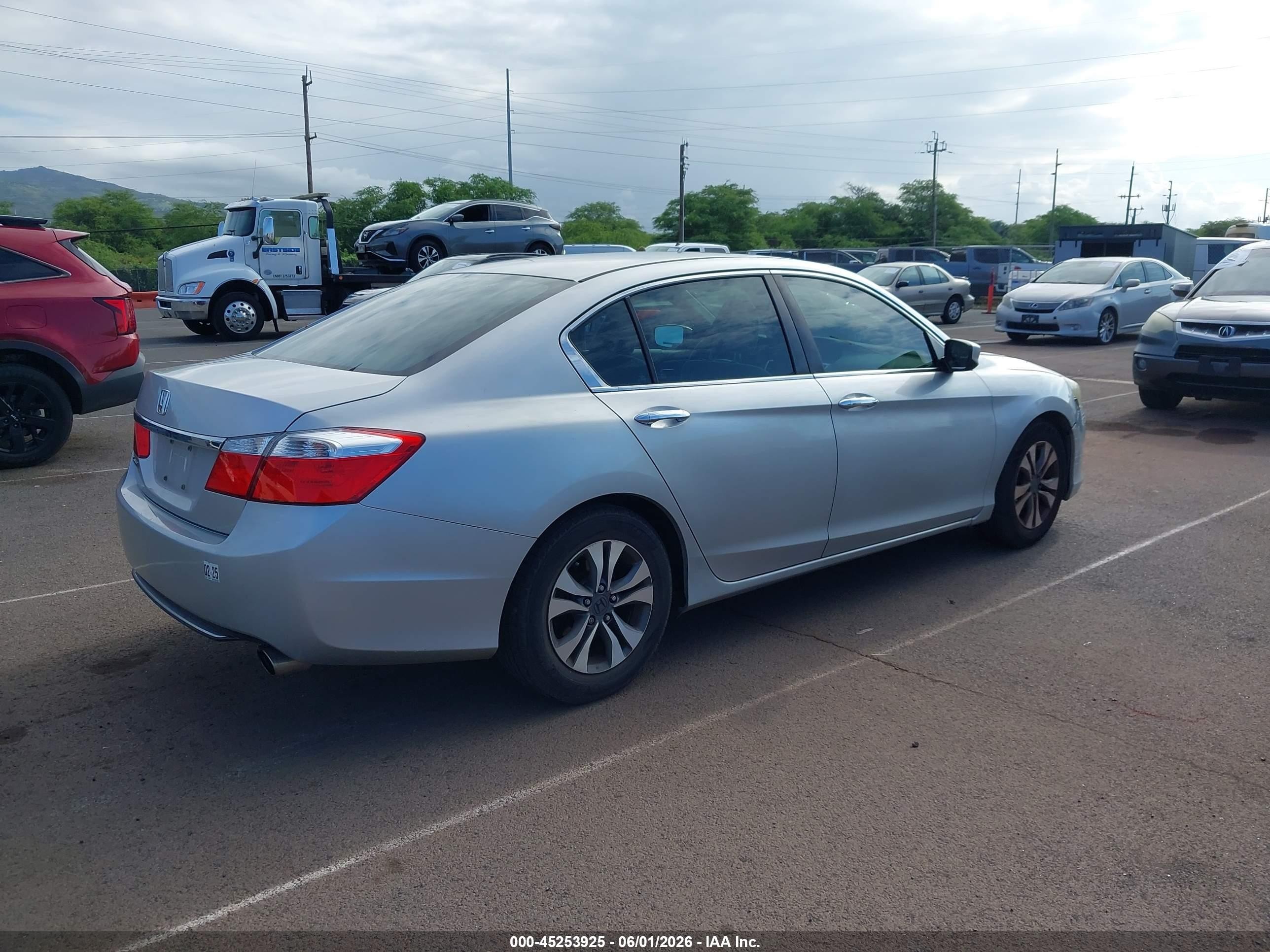 2013 Honda Accord Lx Silver vin: 1HGCR2F35DA132253
