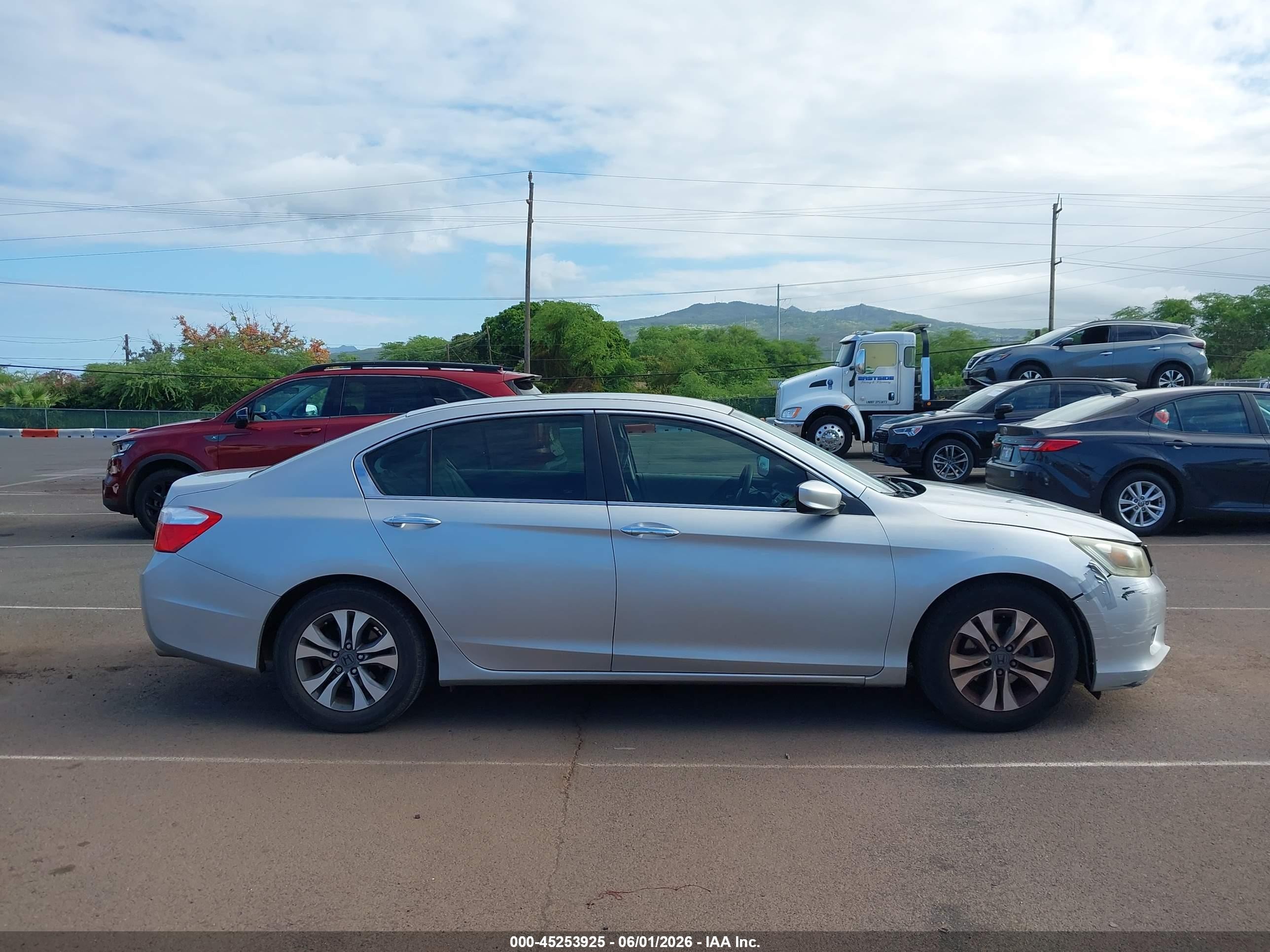 2013 Honda Accord Lx Silver vin: 1HGCR2F35DA132253