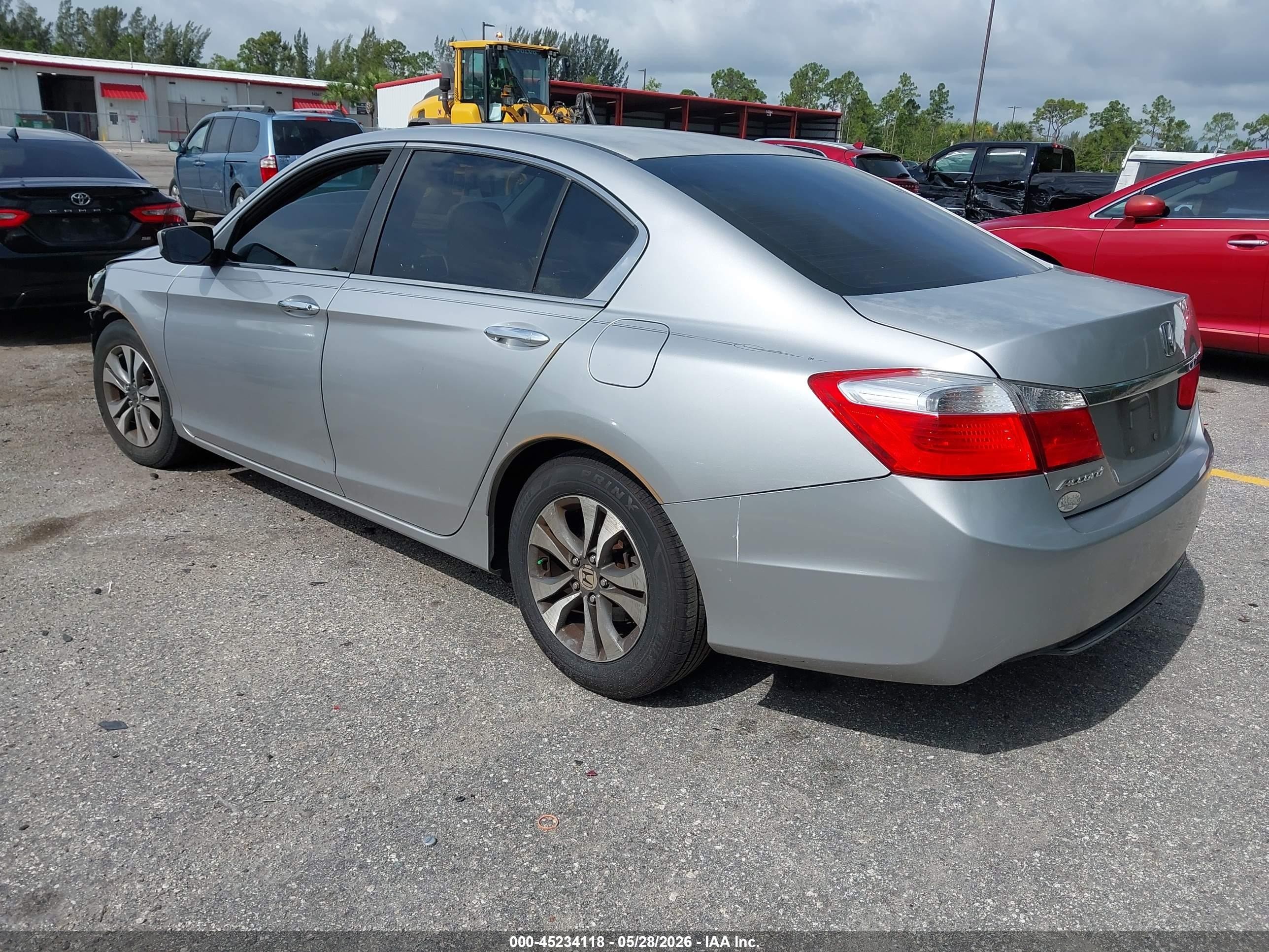 2013 Honda Accord Lx Silver vin: 1HGCR2F35DA154236