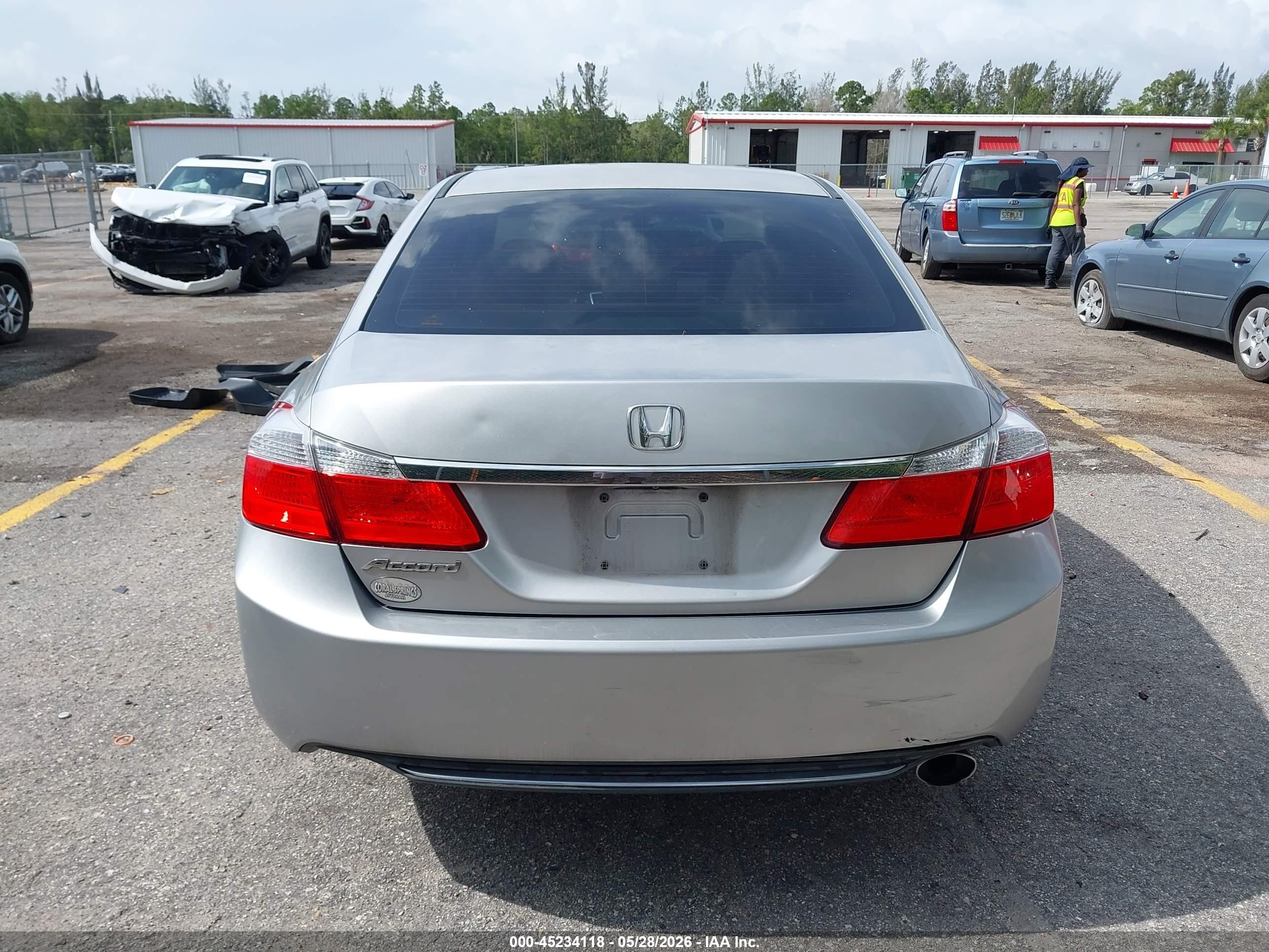 2013 Honda Accord Lx Silver vin: 1HGCR2F35DA154236