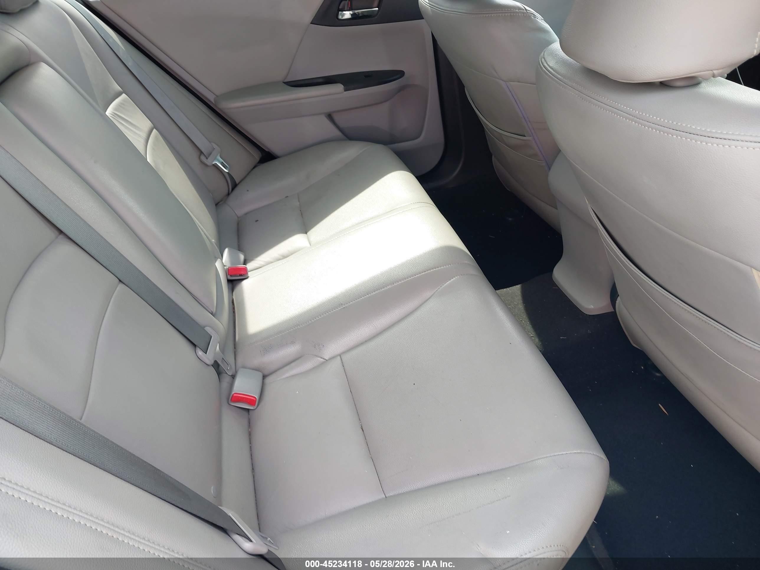 2013 Honda Accord Lx Silver vin: 1HGCR2F35DA154236