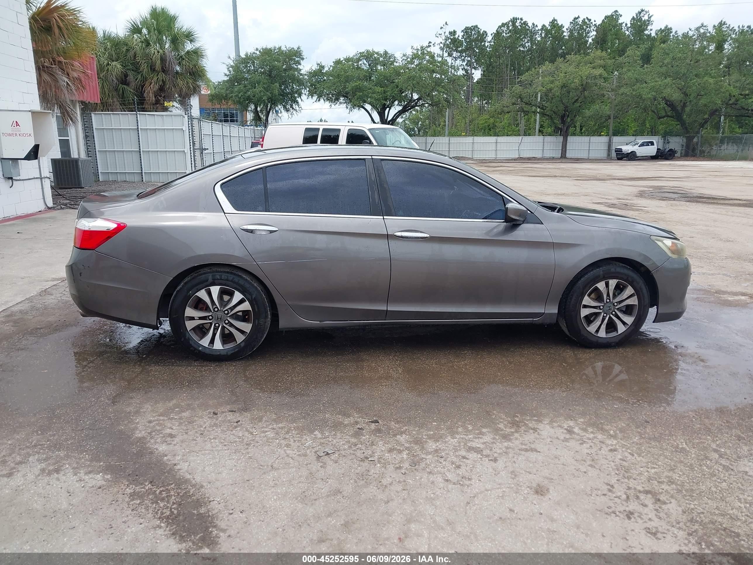 2013 Honda Accord Lx Gray vin: 1HGCR2F35DA171229