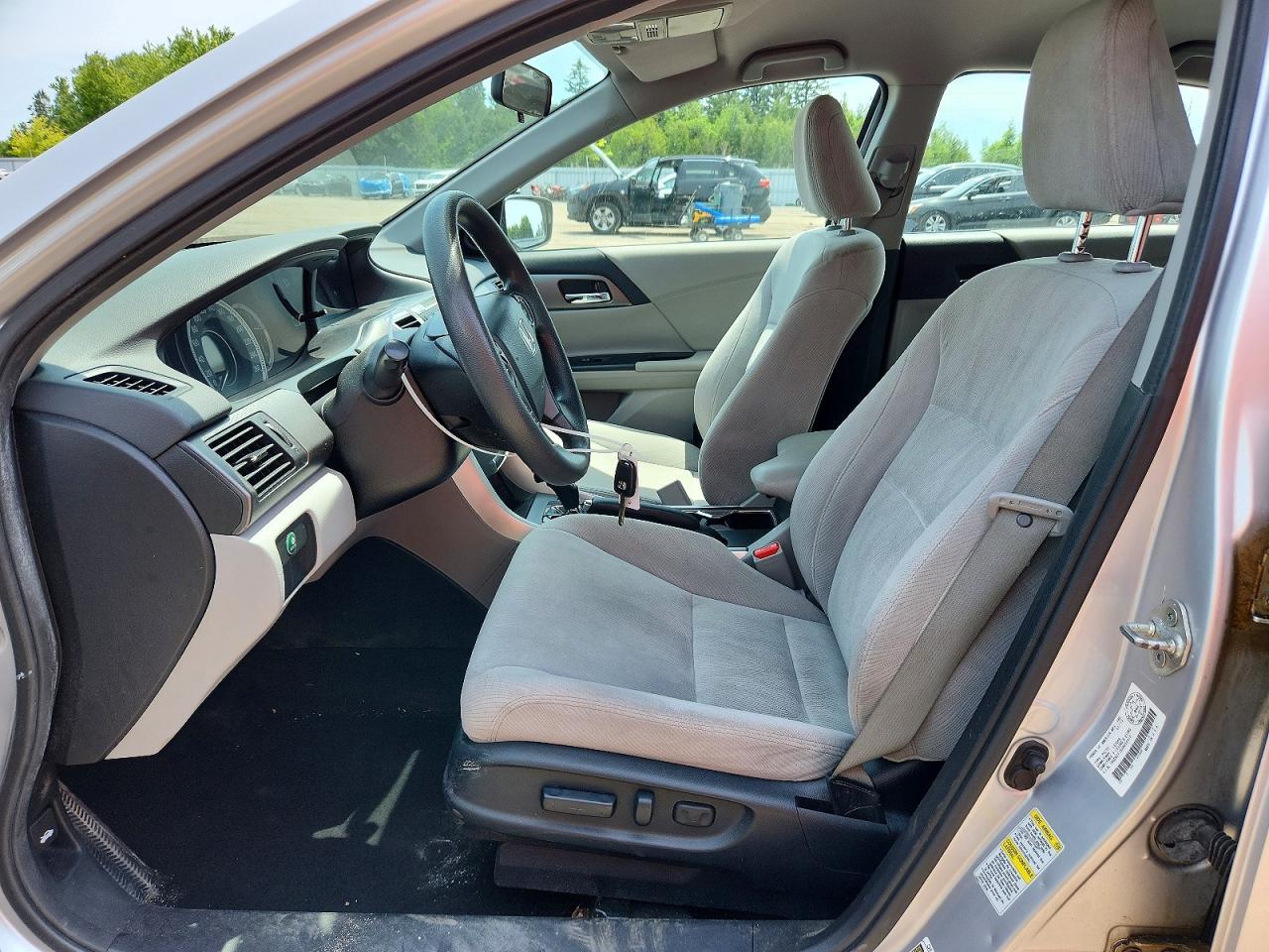 2013 Honda Accord Lx Silver vin: 1HGCR2F35DA806918