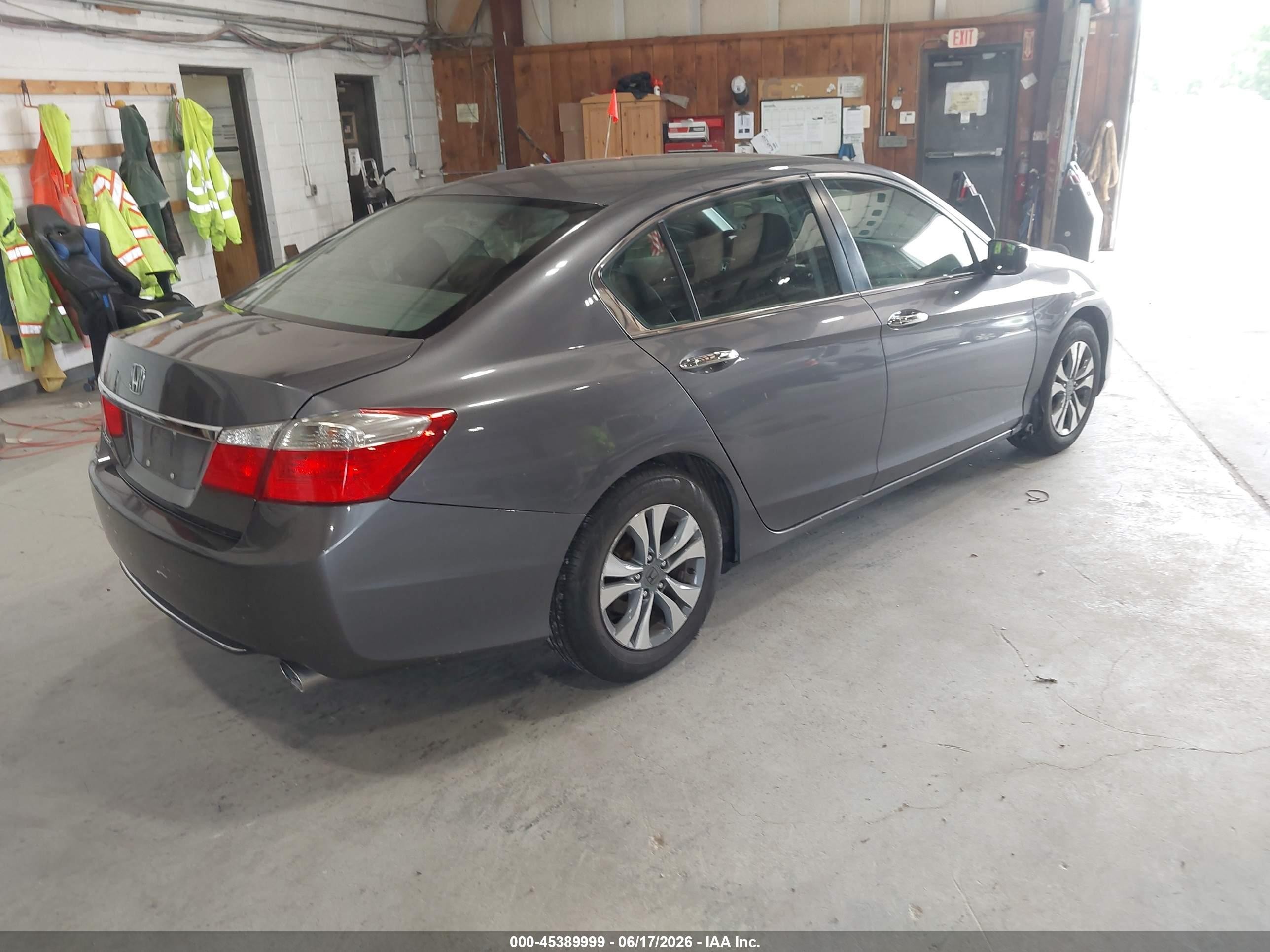 2015 Honda Accord Lx Серый vin: 1HGCR2F35FA177339