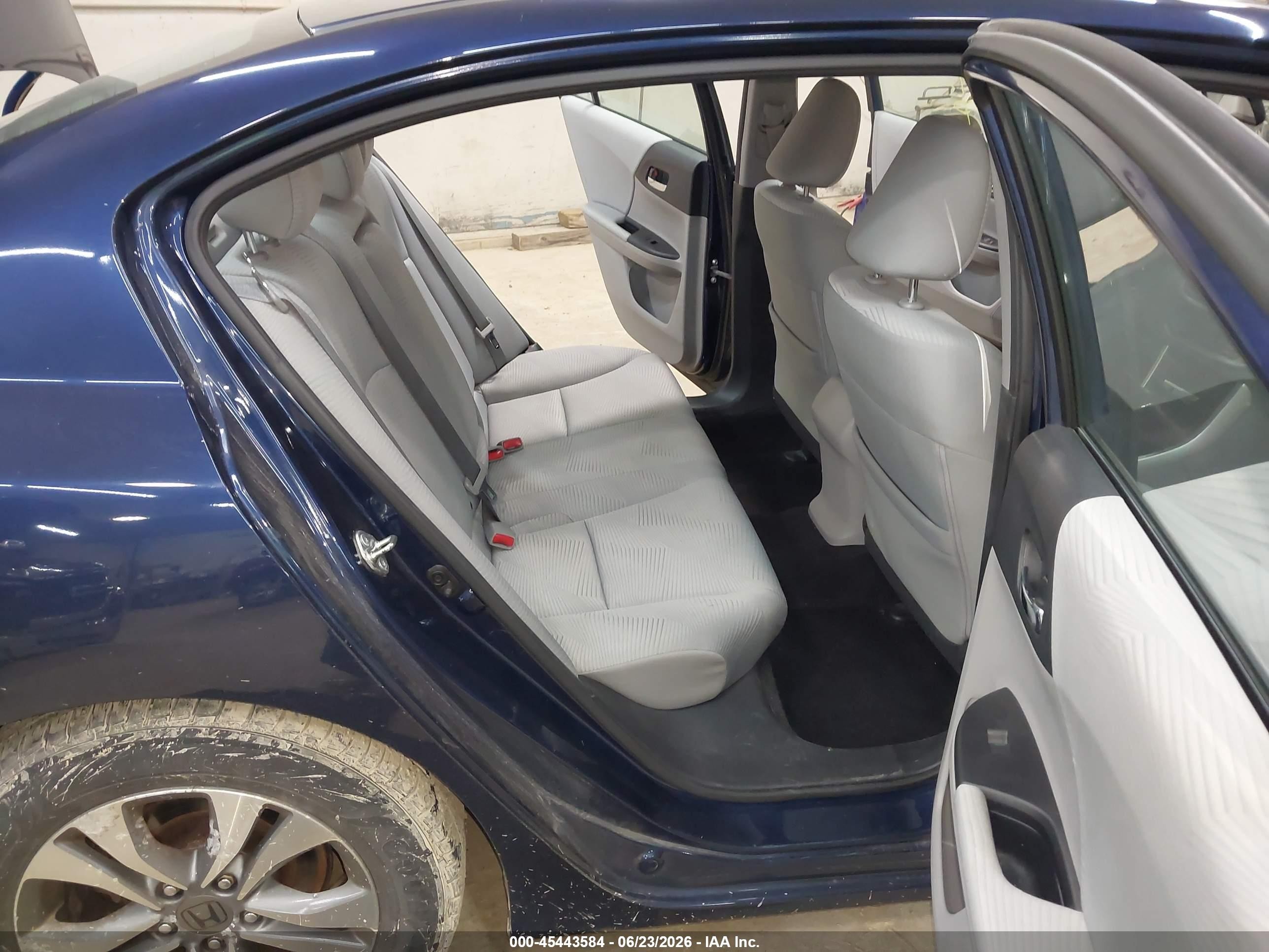 2015 Honda Accord Lx Blue vin: 1HGCR2F35FA203809