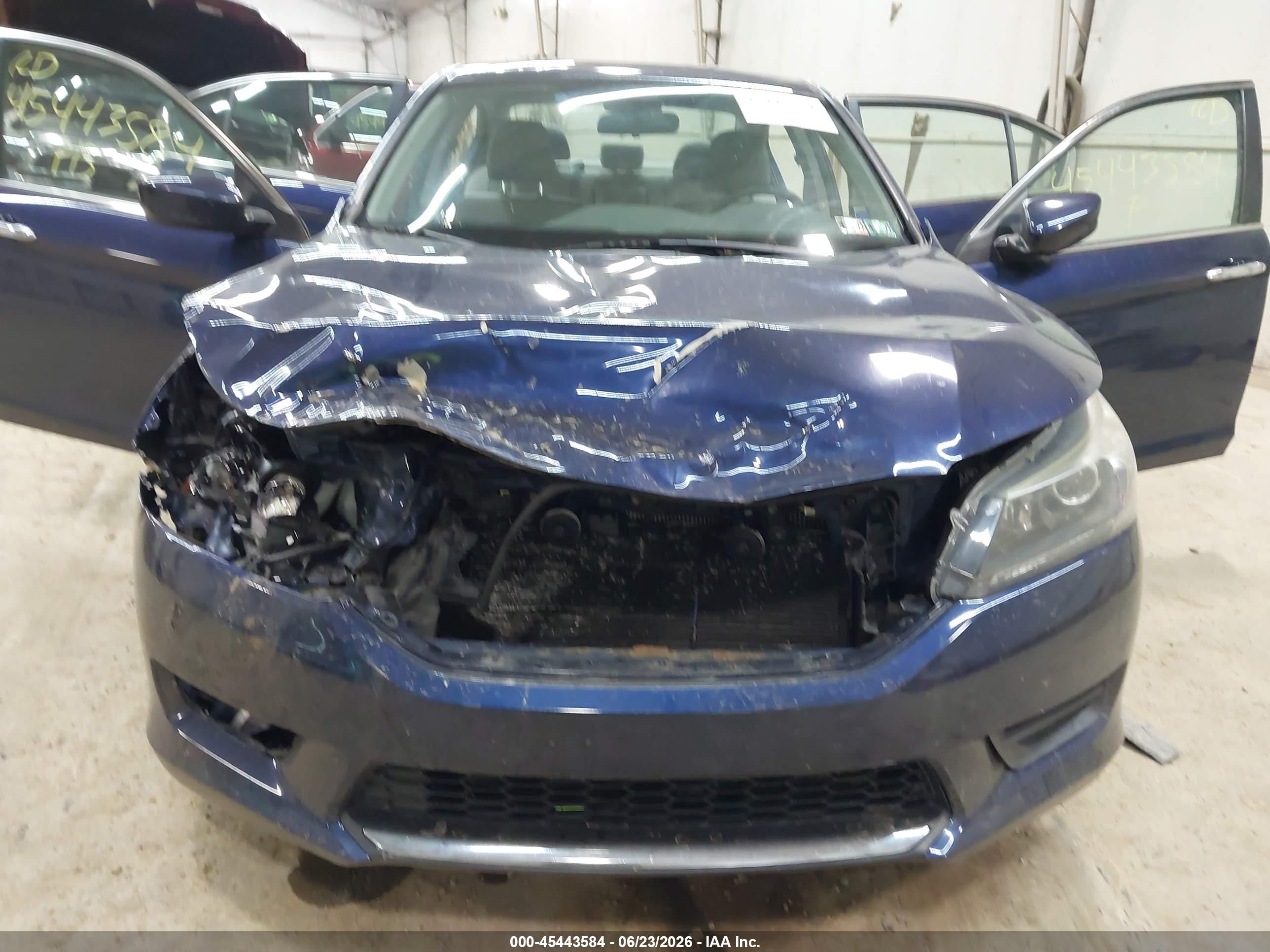 2015 Honda Accord Lx Blue vin: 1HGCR2F35FA203809