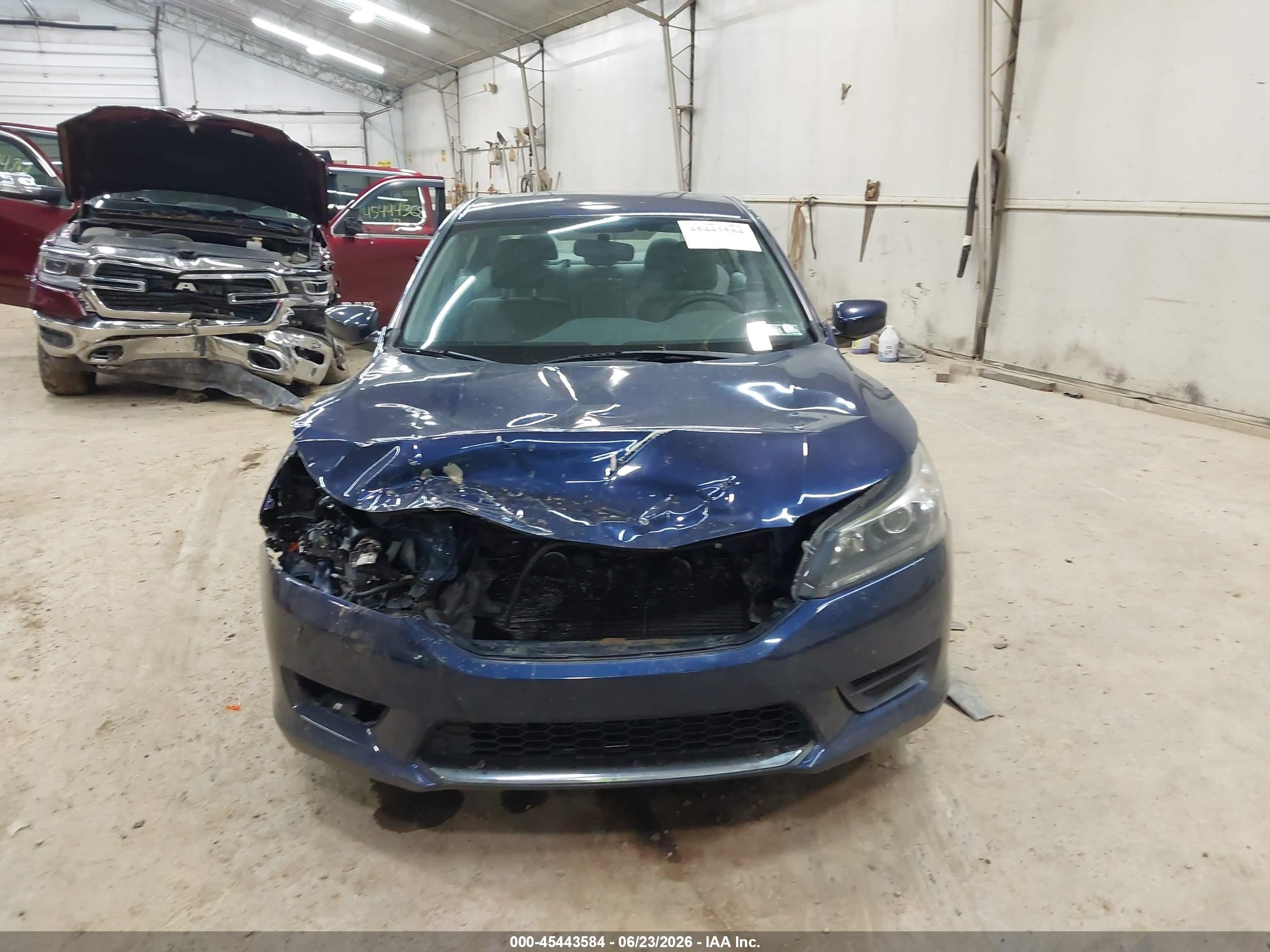 2015 Honda Accord Lx Blue vin: 1HGCR2F35FA203809