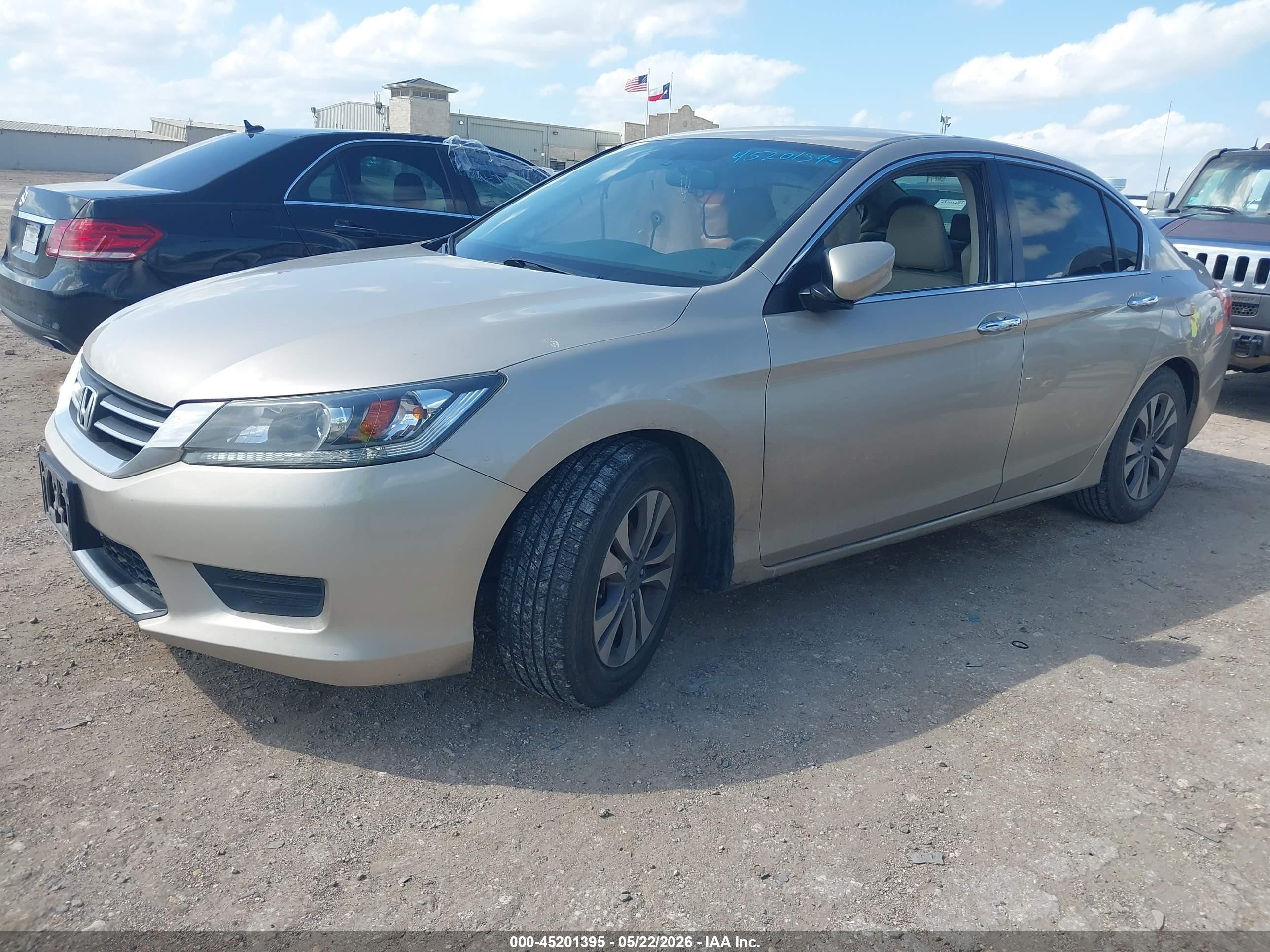 2015 Honda Accord Lx Серебряный vin: 1HGCR2F35FA205043