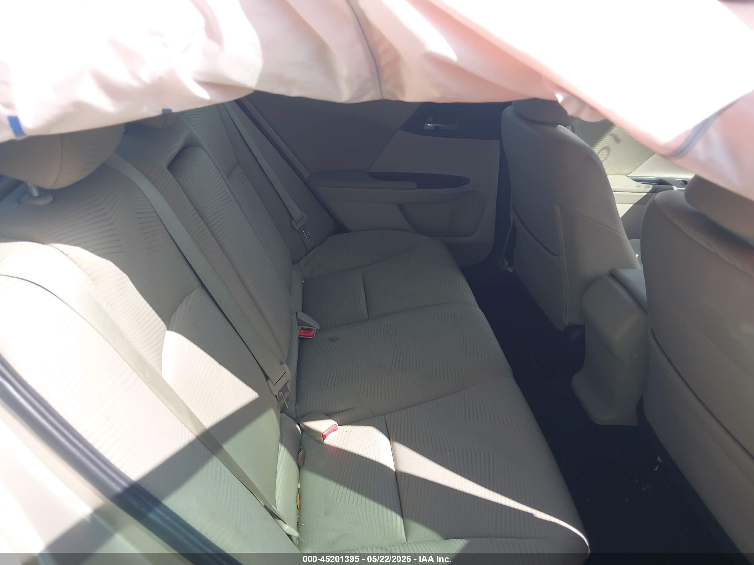 2015 Honda Accord Lx Серебряный vin: 1HGCR2F35FA205043