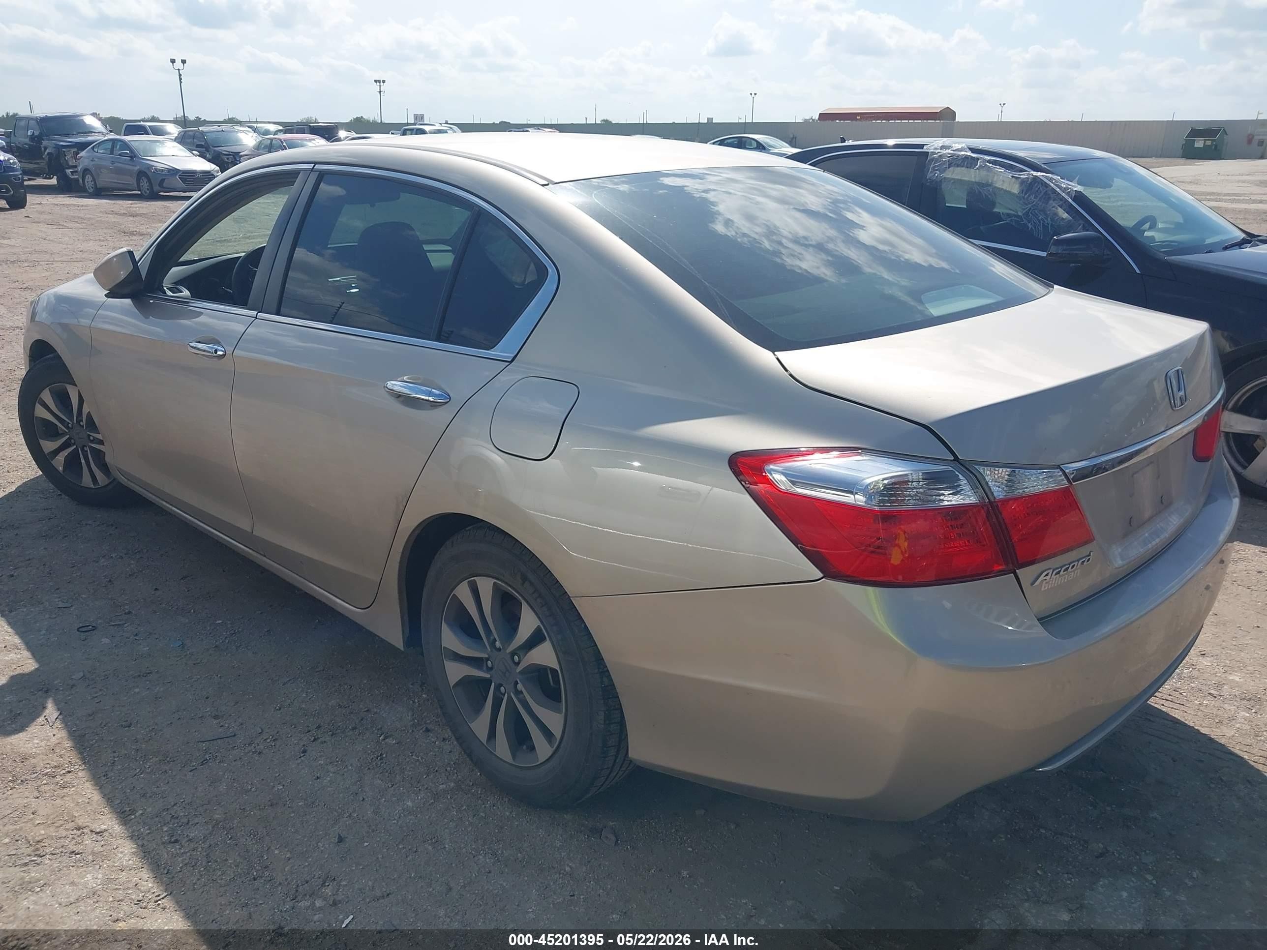 2015 Honda Accord Lx Серебряный vin: 1HGCR2F35FA205043