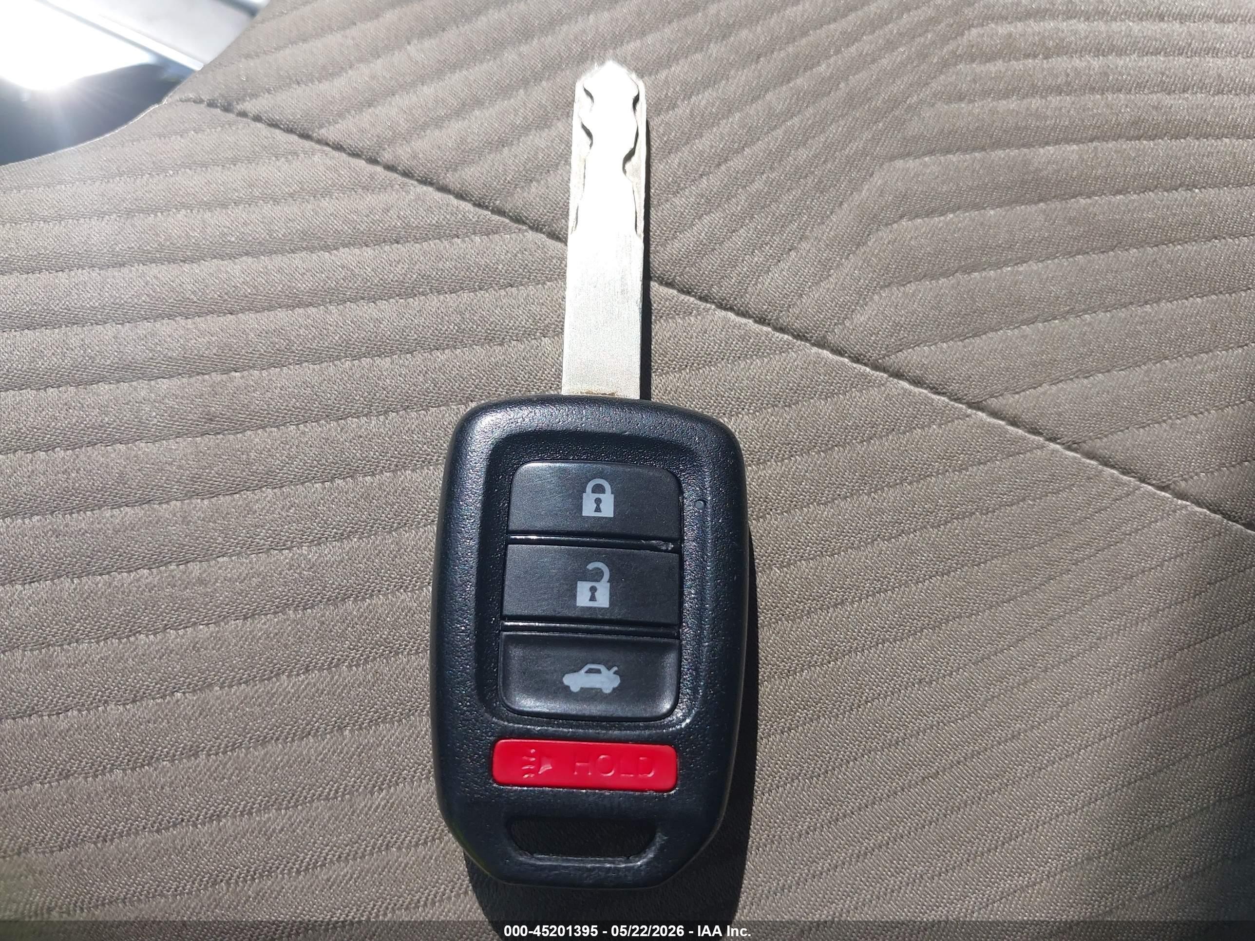 2015 Honda Accord Lx Серебряный vin: 1HGCR2F35FA205043