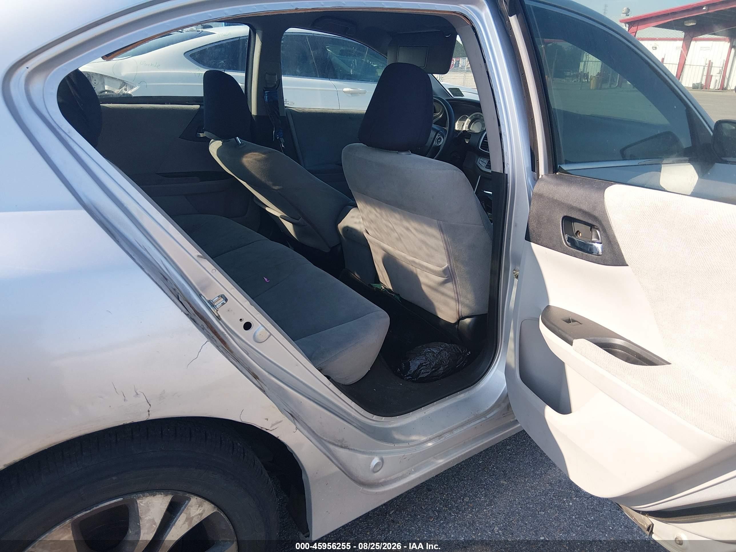 2013 Honda Accord Lx Серебряный vin: 1HGCR2F36DA015085