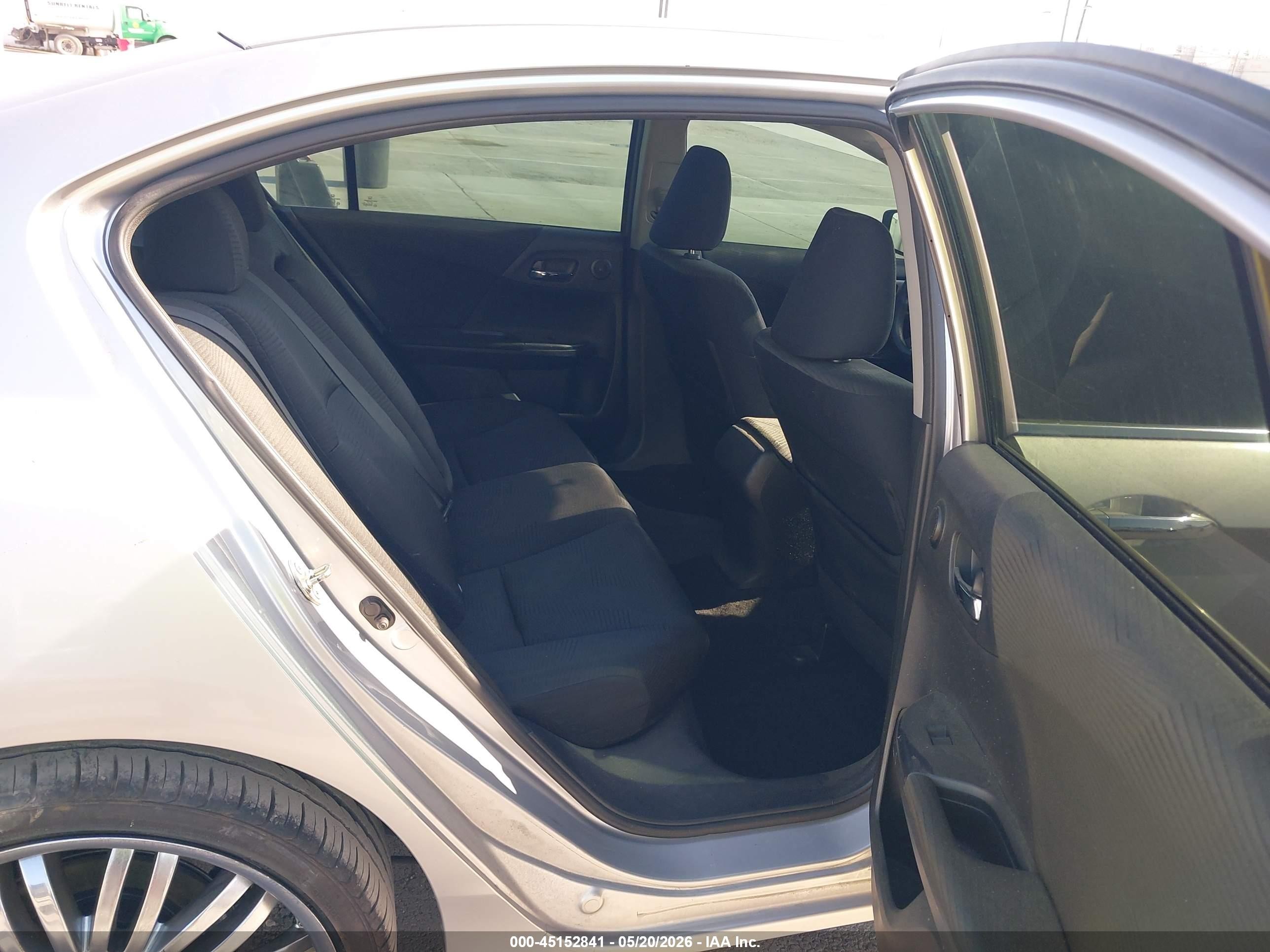 2014 Honda Accord Lx Серебряный vin: 1HGCR2F36EA026508