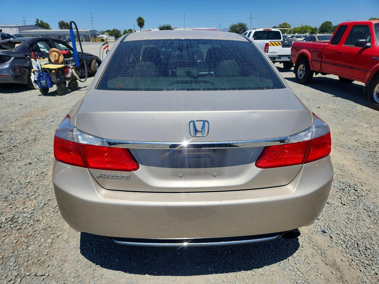 2015 Honda Accord Lx Gold vin: 1HGCR2F36FA043875