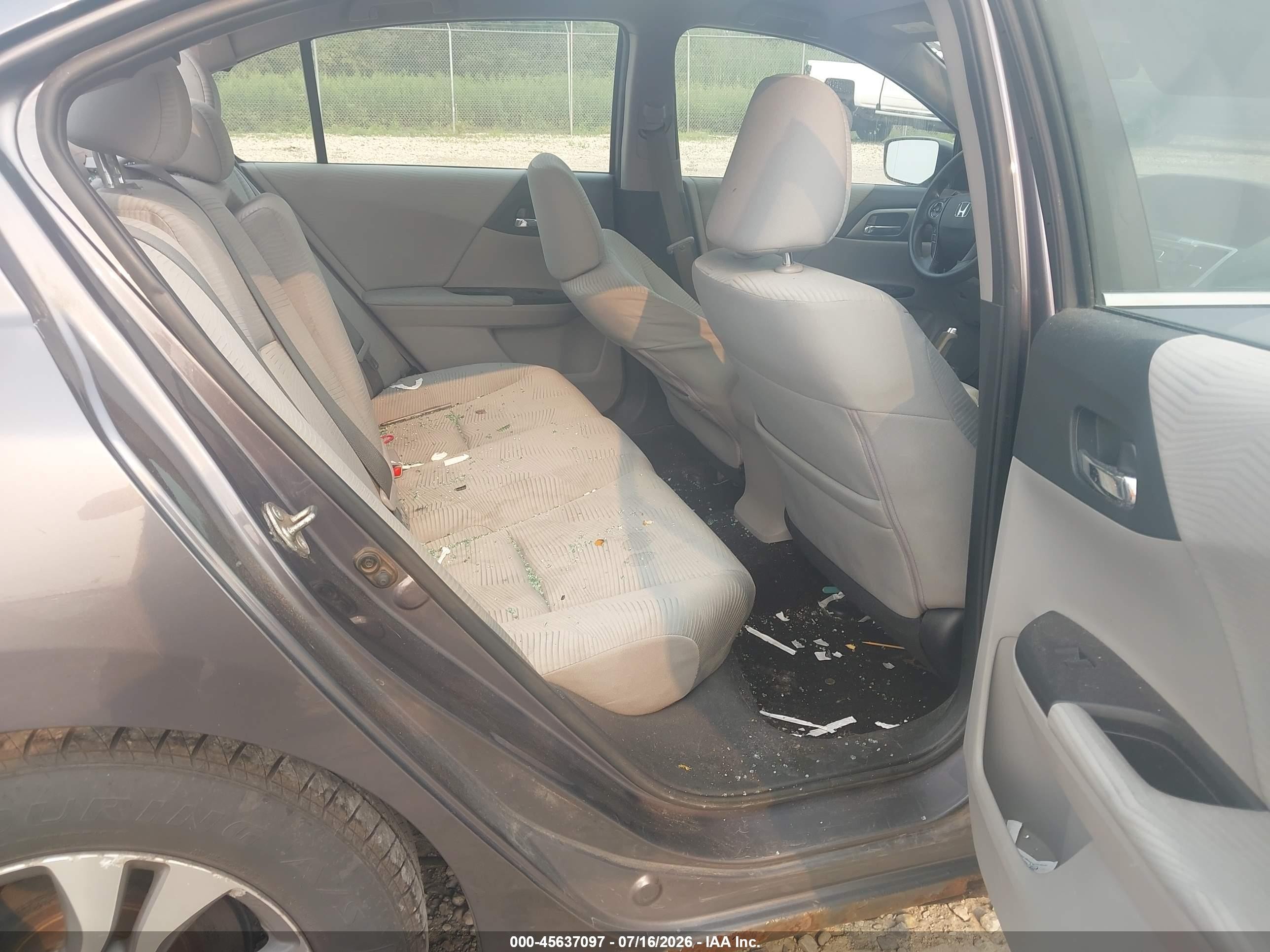 2015 Honda Accord Lx Серый vin: 1HGCR2F36FA050633