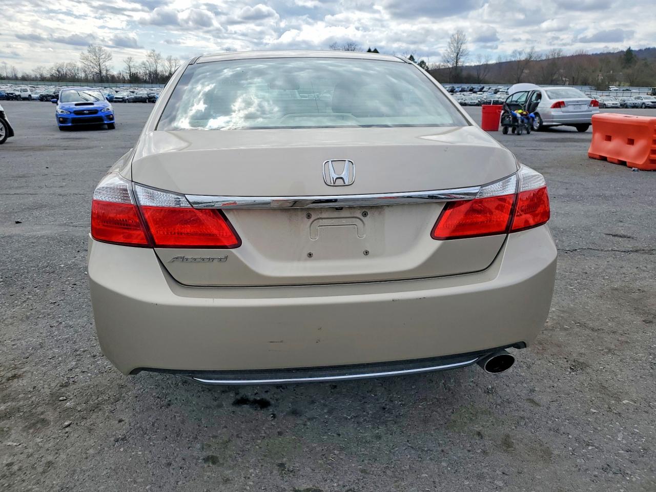 2015 Honda Accord Lx Silver vin: 1HGCR2F36FA090825