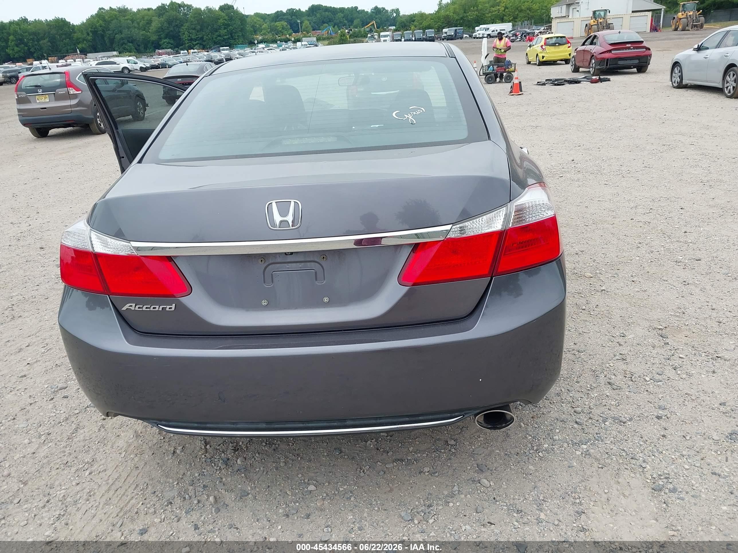 2015 Honda Accord Lx Серый vin: 1HGCR2F36FA186597