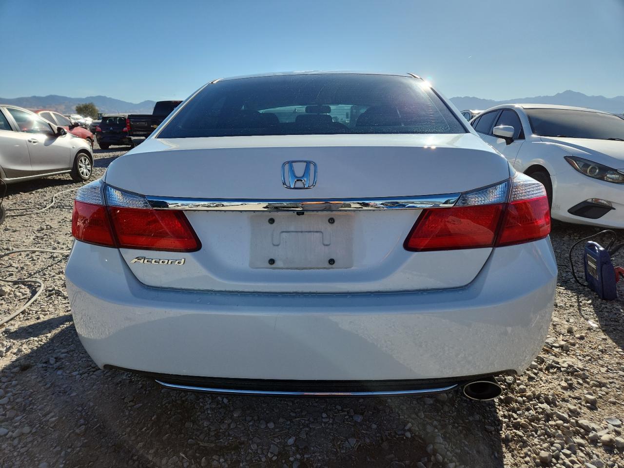 2015 Honda Accord Lx White vin: 1HGCR2F36FA248595