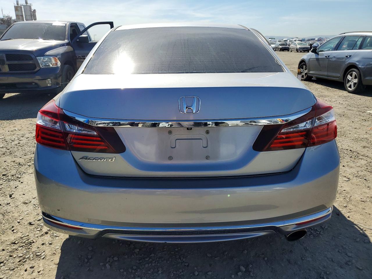 2017 Honda Accord Lx Silver vin: 1HGCR2F36HA251385