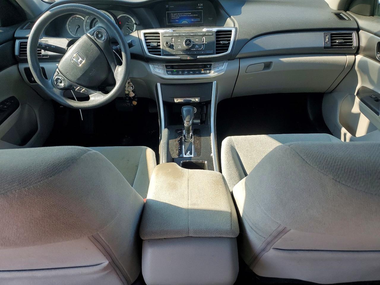 2013 Honda Accord Lx Silver vin: 1HGCR2F37DA063162