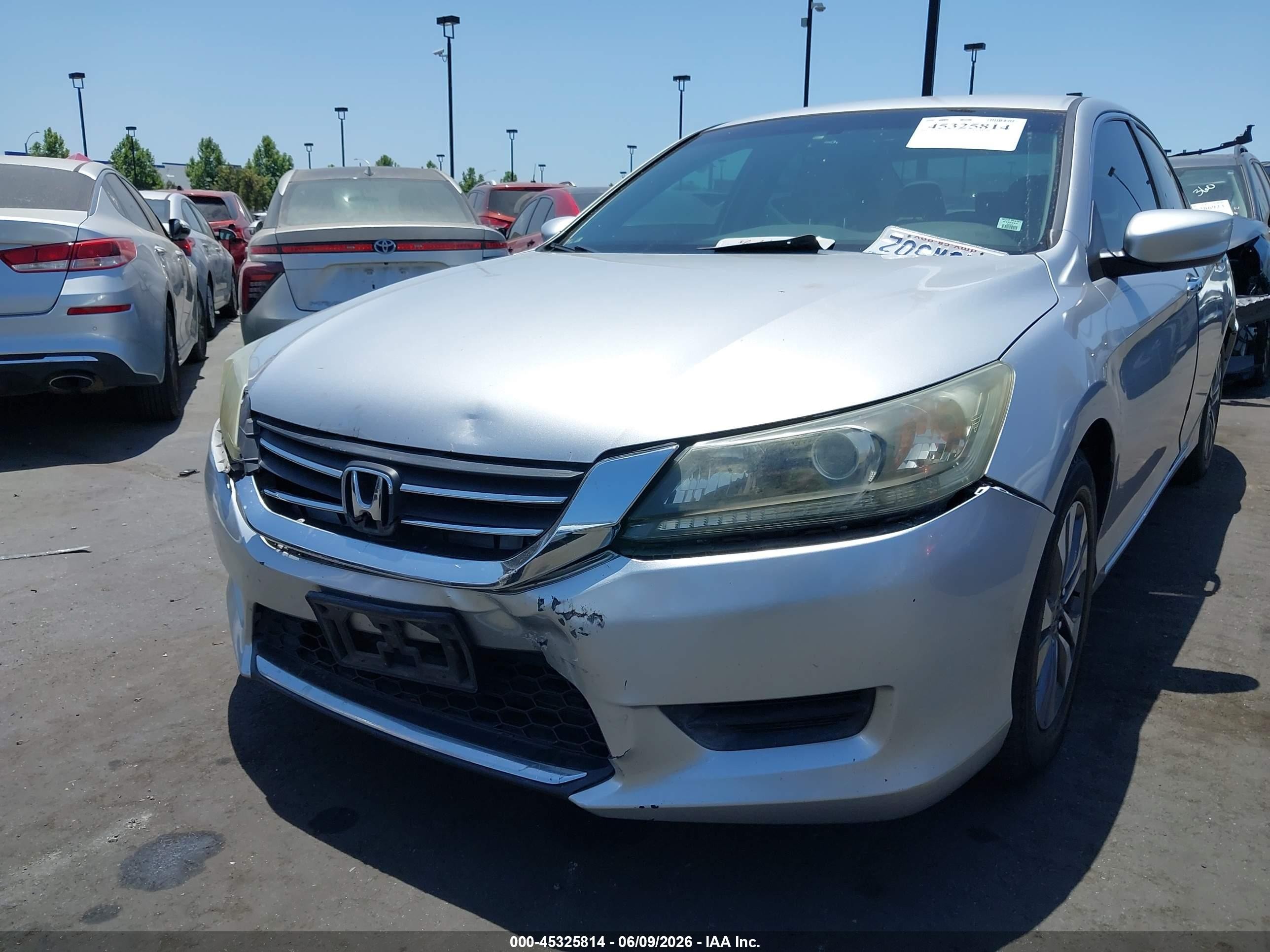 2013 Honda Accord Lx Silver vin: 1HGCR2F37DA141634